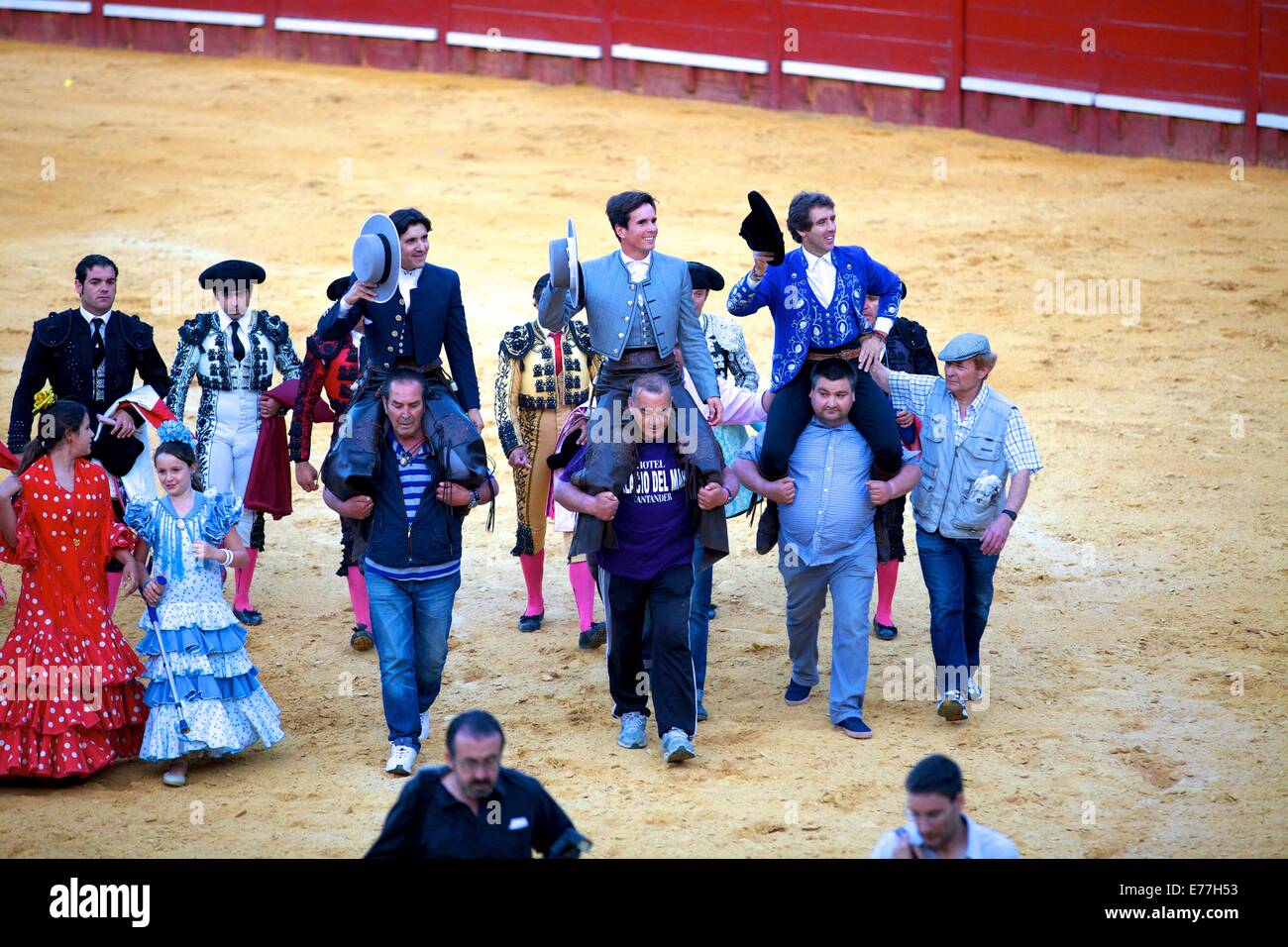Toreros durchgeführt vom Ring, Stierkampf, Jerez De La Frontera, Provinz Cadiz, Andalusien, Spanien, Süd-West-Europa Stockfoto