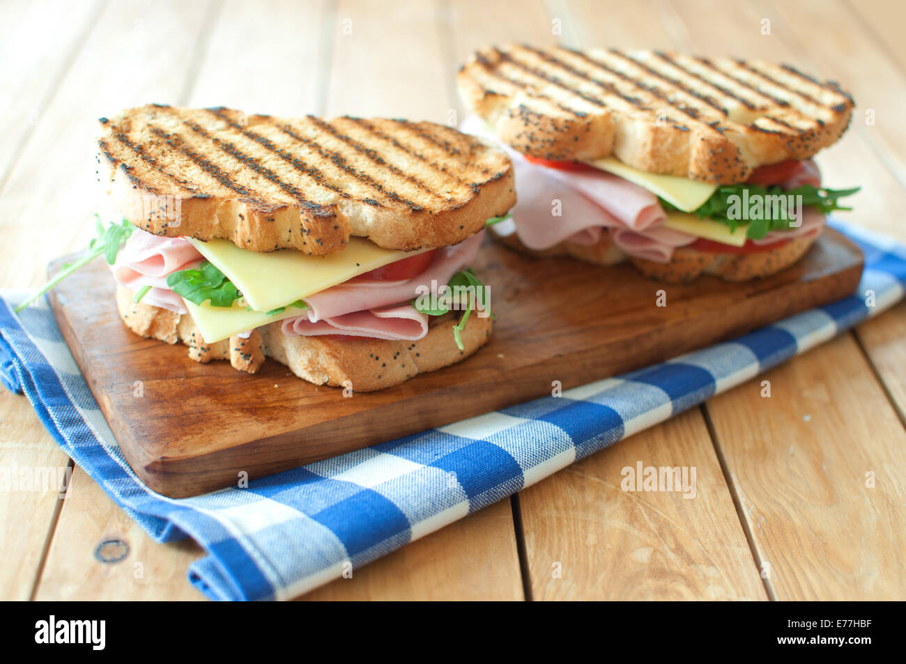 Ham sandwiches -Fotos und -Bildmaterial in hoher Auflösung – Alamy