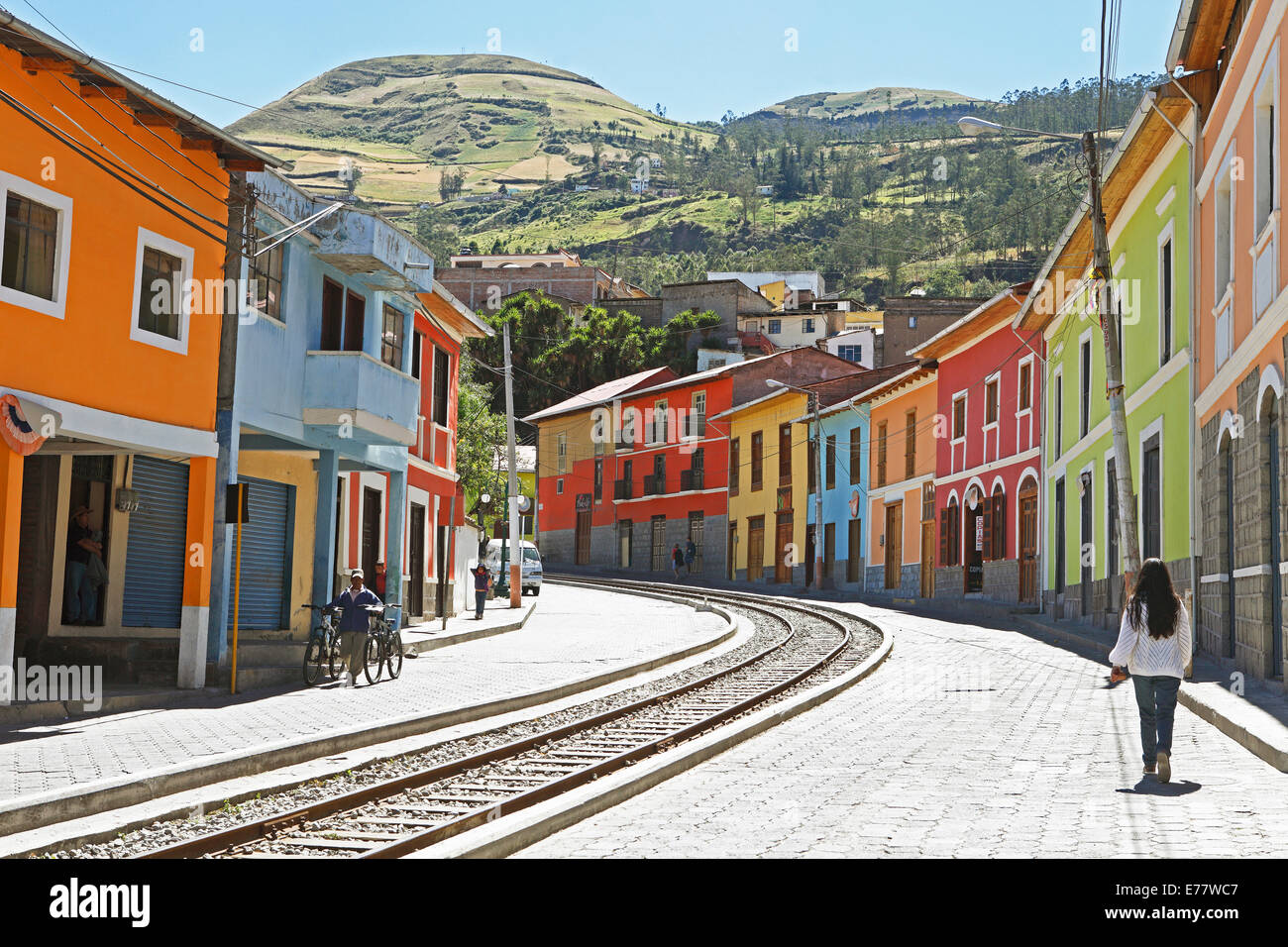 Eloy Alfaro Straße mit Tracks, Start der Anden Eisenbahn Nariz del Diablo, Alausi, Provinz Chimborazo in Ecuador Stockfoto