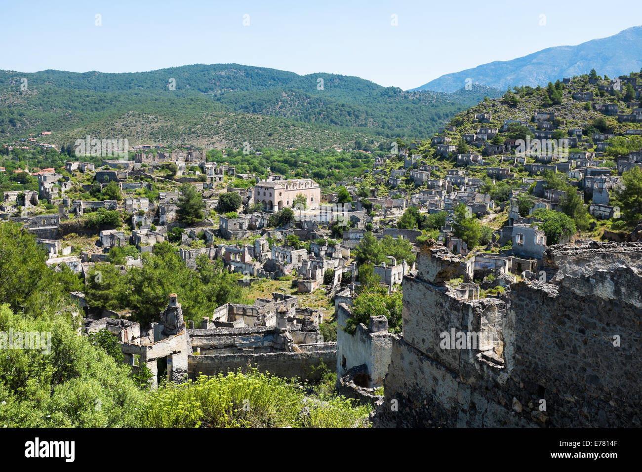 Kayaköy, ursprünglich bekannt als Livissi Geisterdorf in der Nähe von Fethiye, türkische Riviera, Türkei Stockfoto