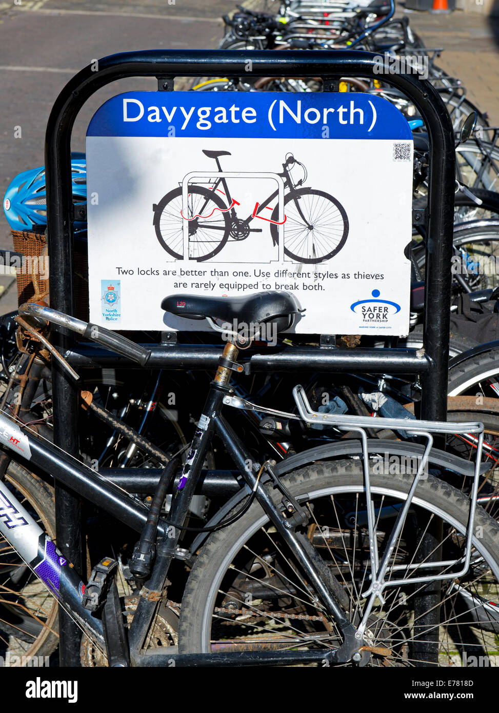 Fahrräder in der fahrradfreundlichen Stadt York, North Yorkshire, England UK Stockfoto