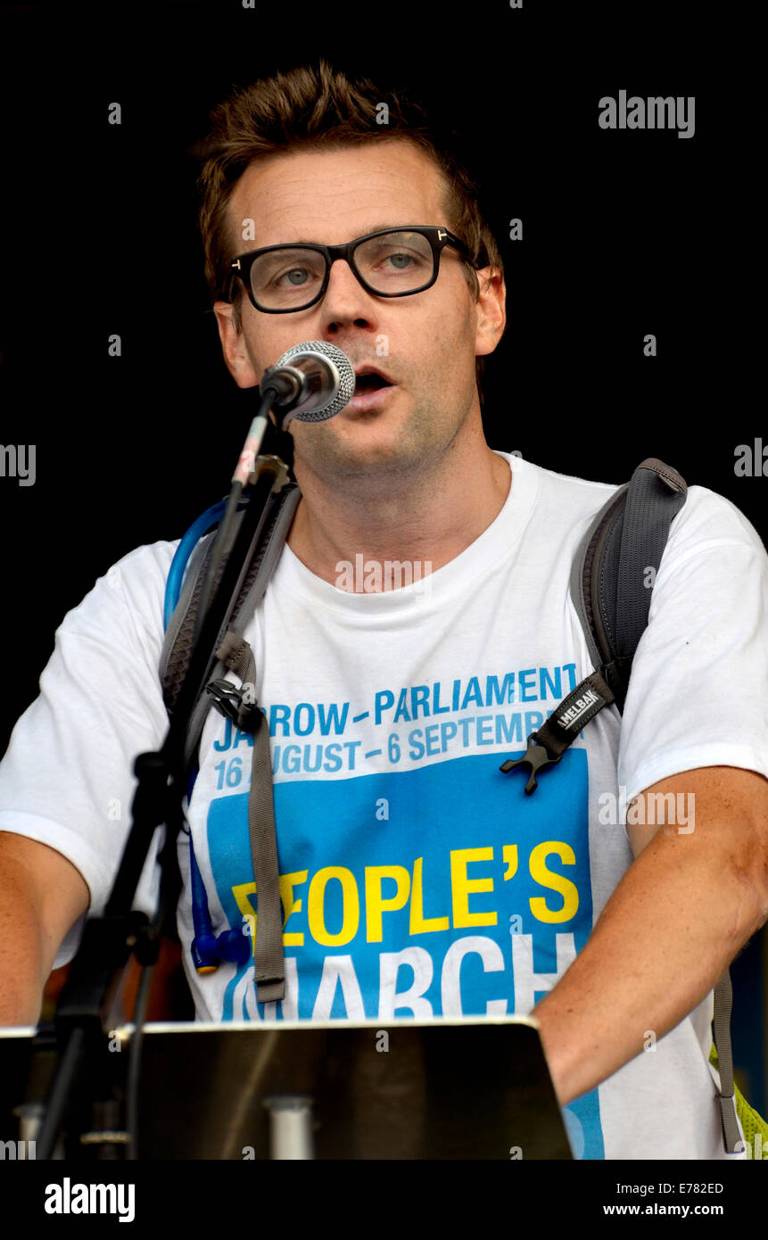 Dr. Clive Peedell (Mitbegründer der National Health Action (NHA) Partei) anlässlich einer Kundgebung auf dem Trafalgar Square gegen privatis Stockfoto