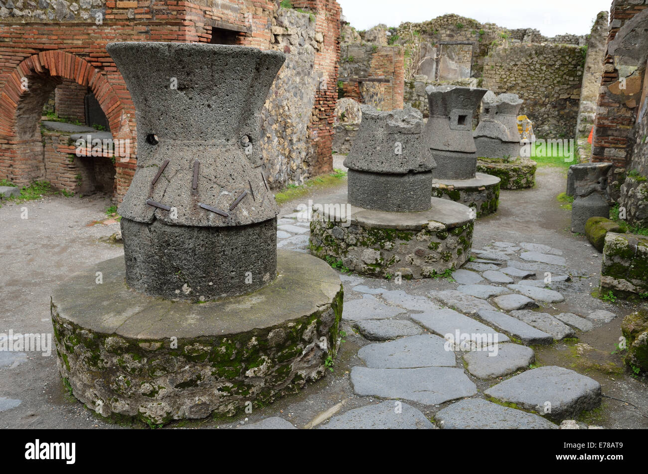 Griechische Keramik restauriert in der antiken Pompeji Stockfoto