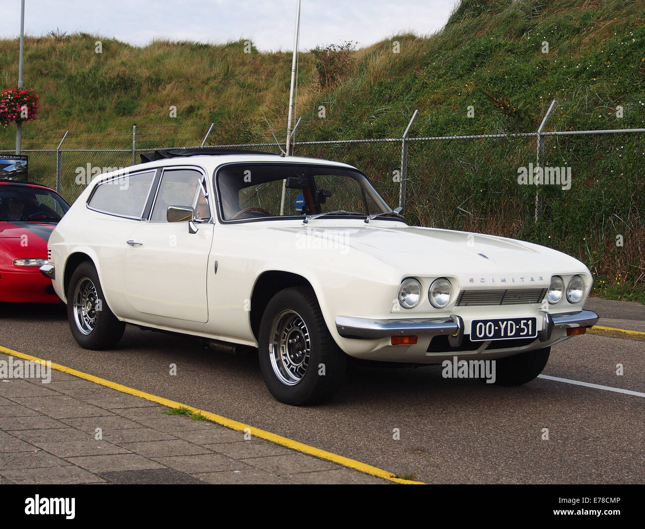 1975 RELIANT SCIMITAR GTE AUTO Führerschein 00-YD-51, pic1 Stockfoto