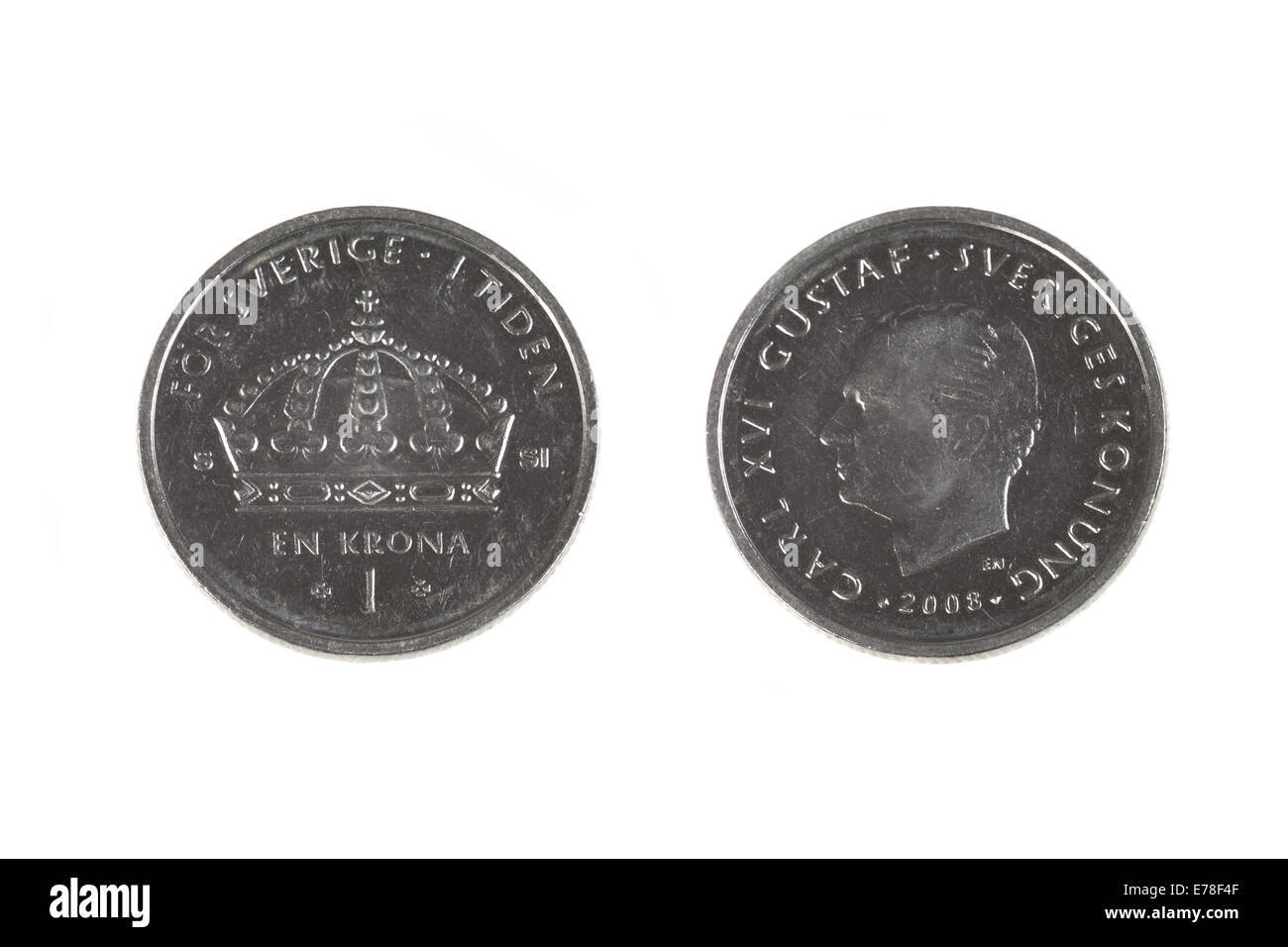 Alt und zerkratzt eine schwedische Krone Münze. Makro Nahaufnahme von beidseitig isoliert auf weißem Hintergrund Stockfoto