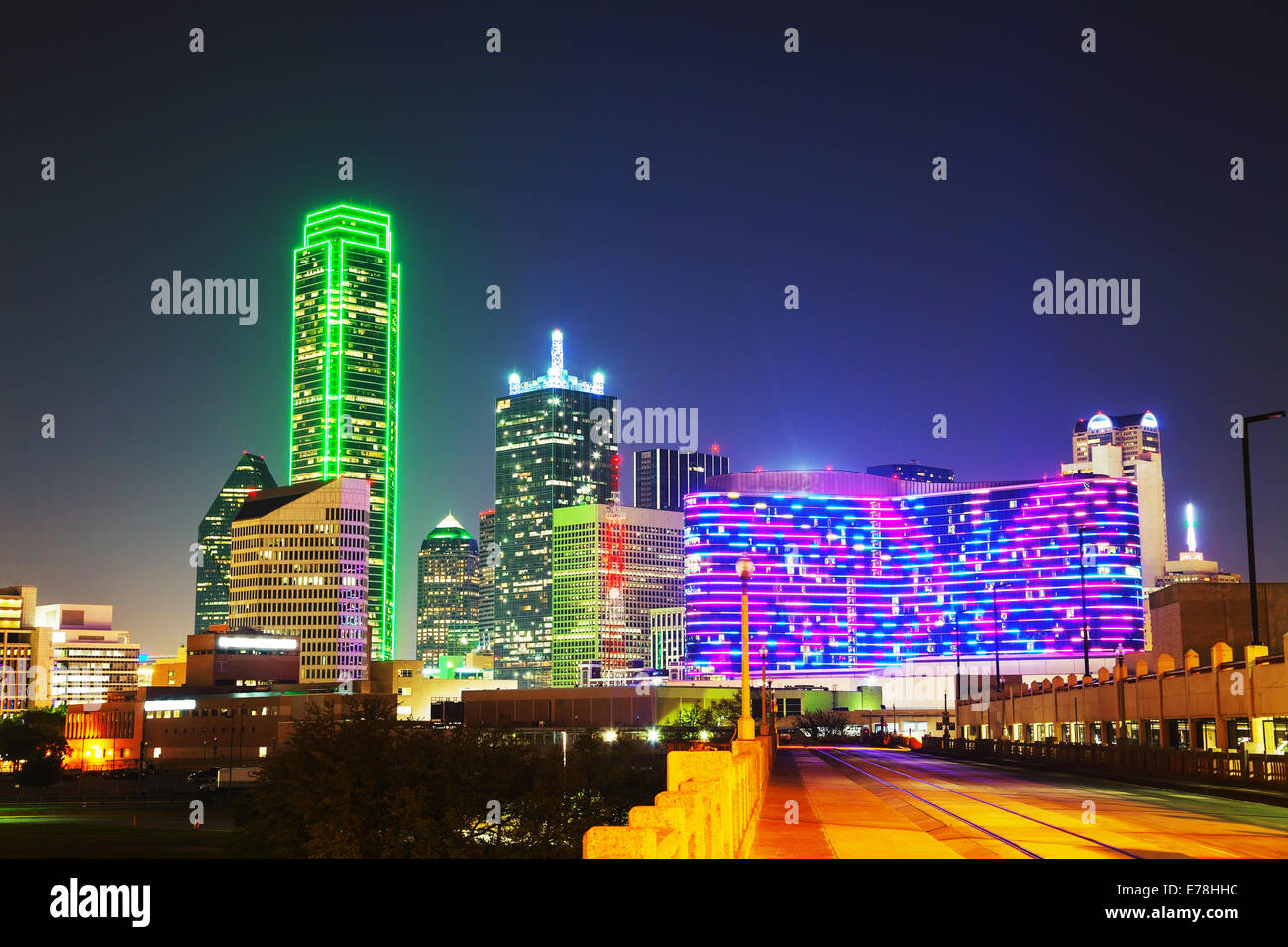 Dallas, Texas Stadtbild bei Nacht Stockfoto