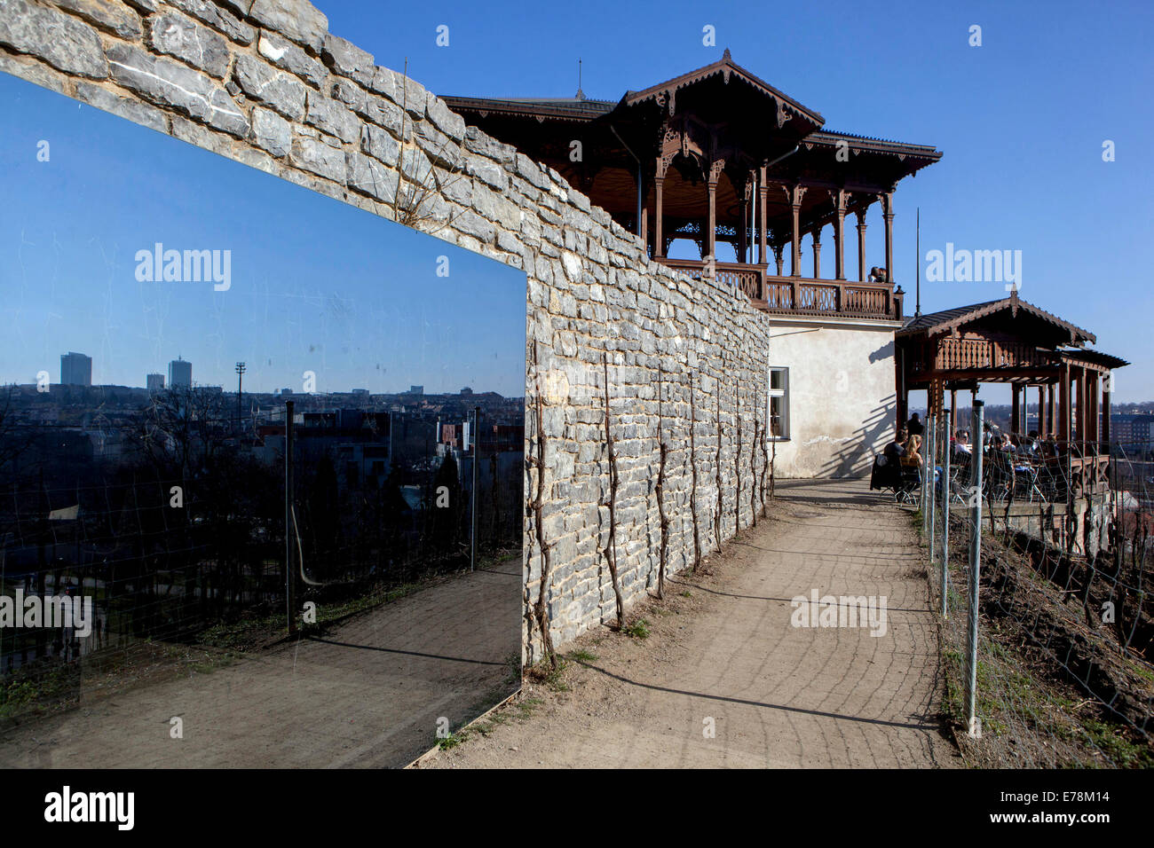 Weinberg Gazebo Grébovka, Havličkovy Sady Prag Vrsovice Vinohrady Weinbar Tschechische Republik Stockfoto