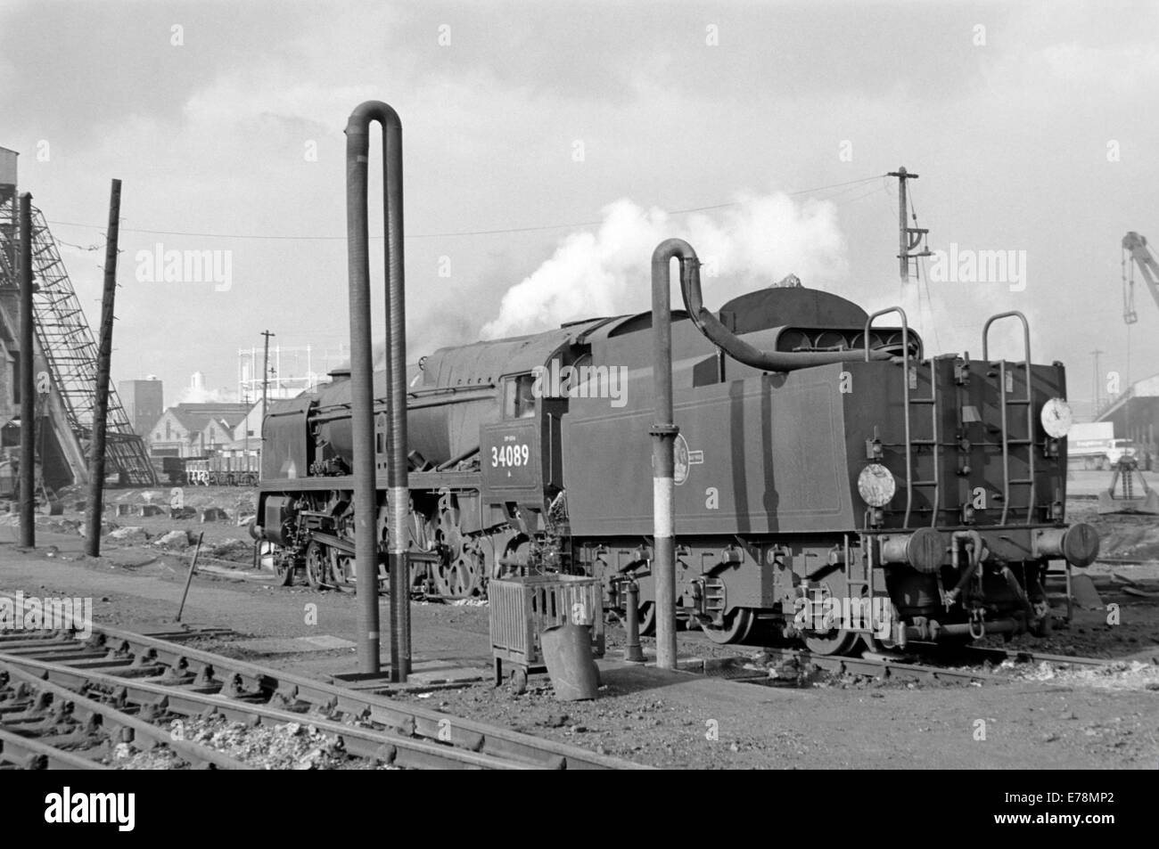 Original Dampfzug auf britischen Eisenbahnen auf neun Ulmen 1965 tätig Stockfoto