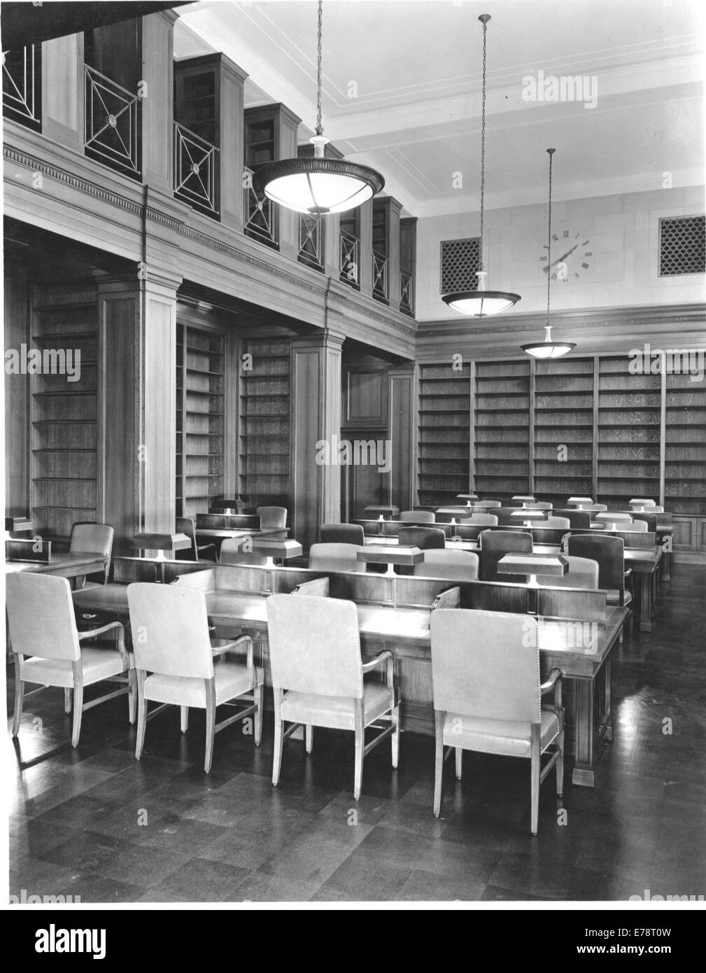 Foto von West-Suche-Saal mit leeren Bibliothek Regale Stockfoto