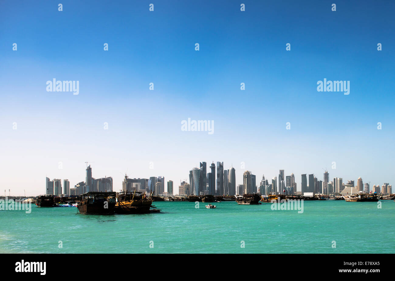 Doha-Bucht und das moderne Finanzviertel in Doha. Stockfoto