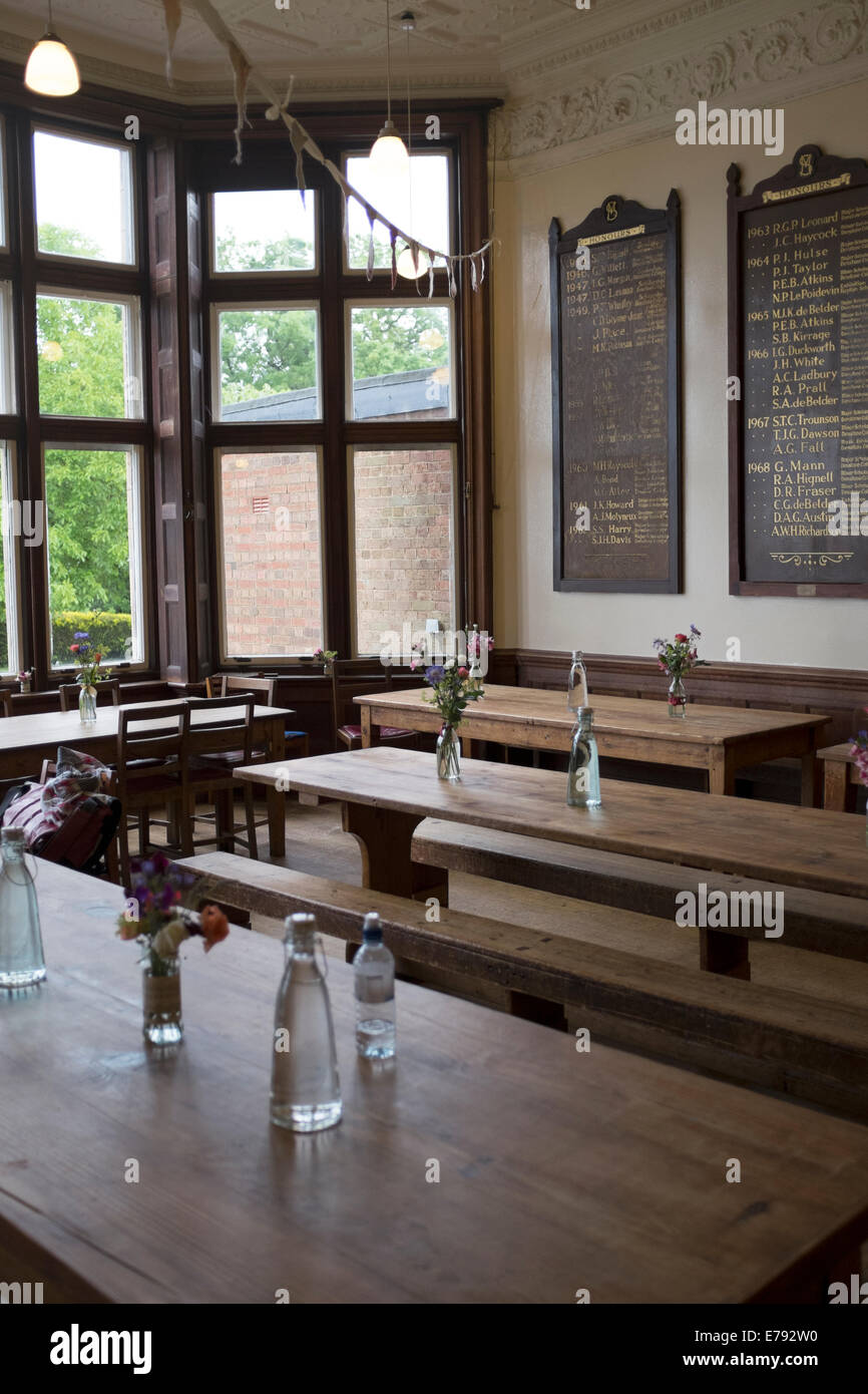 Alte Schule Oak panelled Speisesaal Abendessen Private Stockfoto