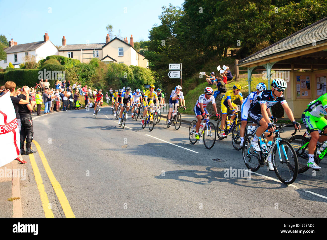 Tour durch Großbritannien 2014 Radfahrer auf das Wyche schneiden in den Malvern Hills Worcestershire Stockfoto