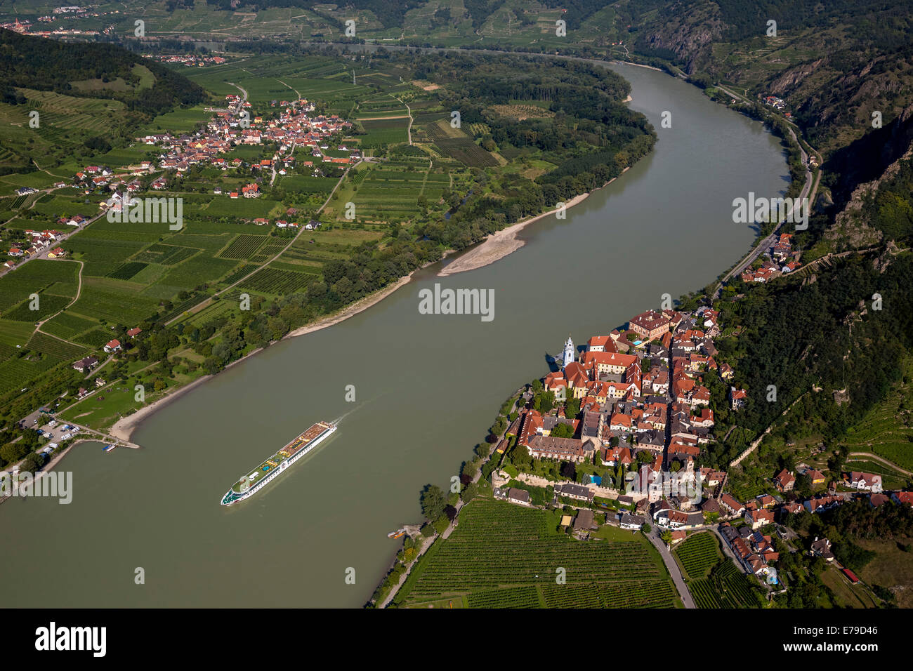 Luftbild, Stadtbild mit Dürnstein Abbey, ein ehemaliges Kloster, Dürnstein, Niederösterreich, Österreich Stockfoto