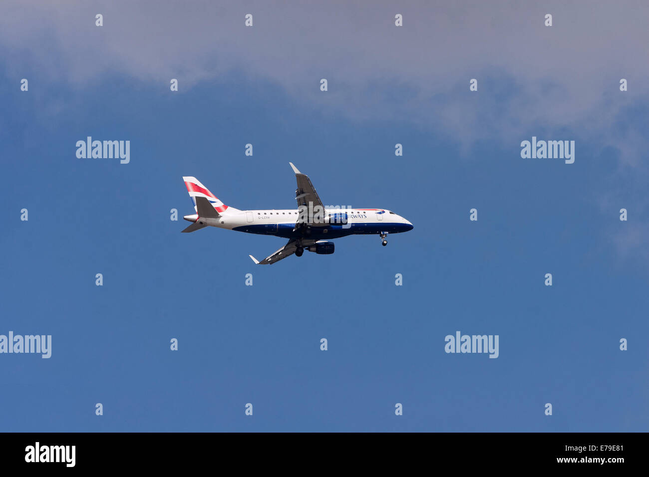 British Airways Flug kommen, um am Londoner City Airport landen Stockfoto