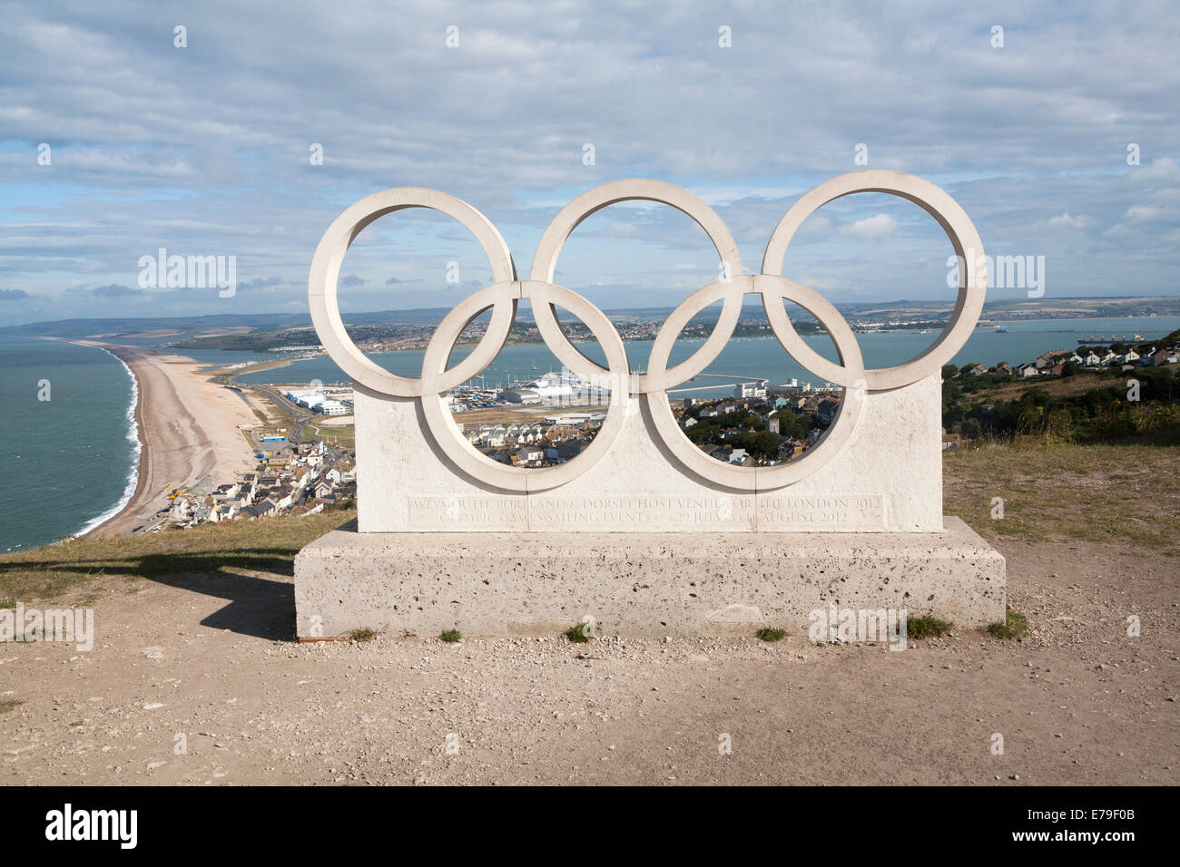 Olympische Ringe-Denkmal von London 2012 Markieren von Weymouth und Isle of Portland als Veranstaltungsort für Segel-Events, Dorset, England Stockfoto
