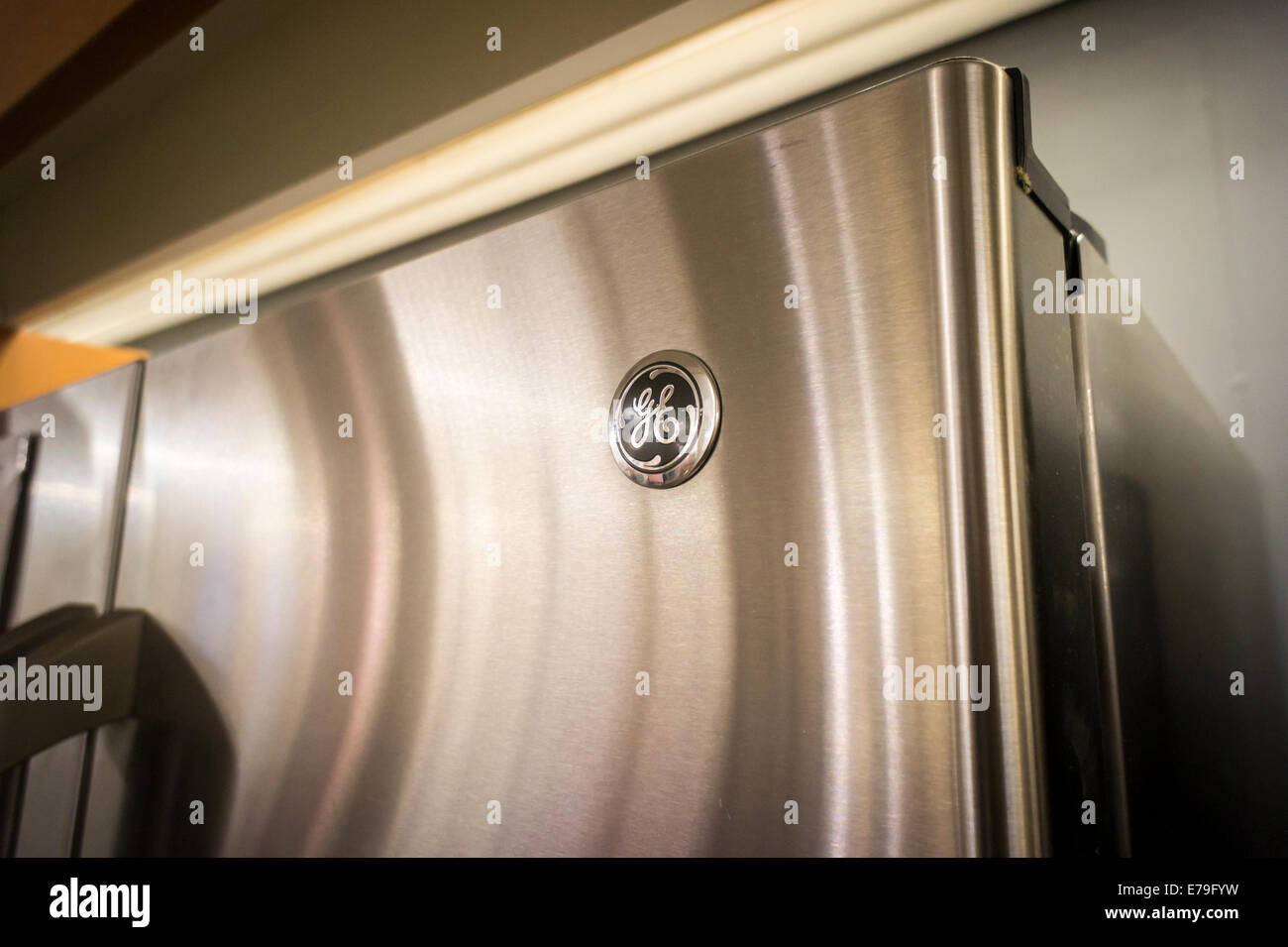 Ein General Electric Kuhlschrank In Einem Home Depot In New York Stockfotografie Alamy