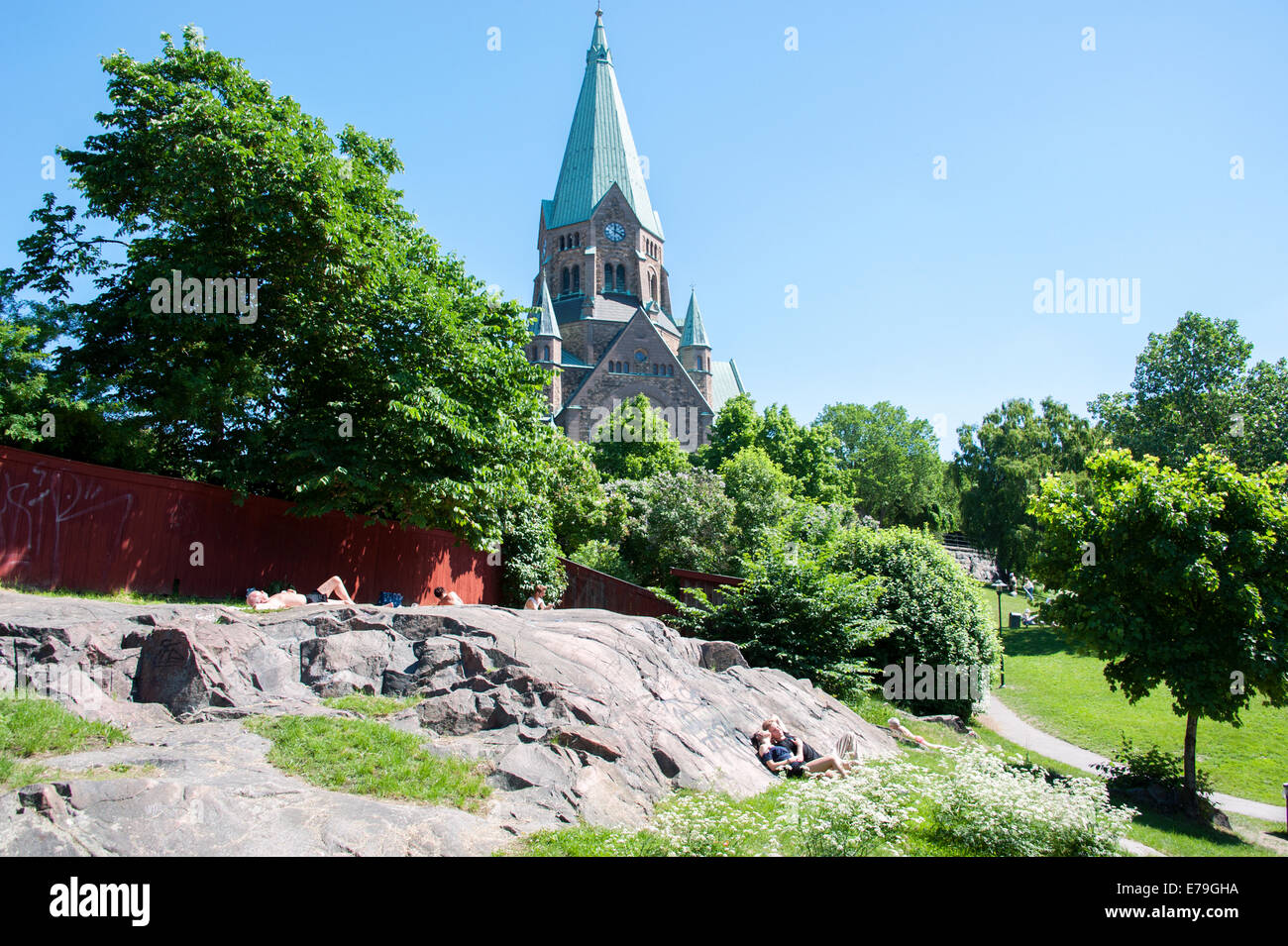 Bezirk Sodermalm, Stockholm, Vitabergsparken mit Sofia Kyrka Kirche. Stockfoto