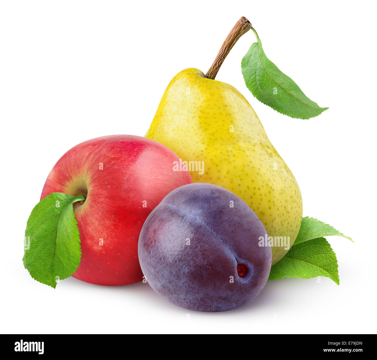 Apfel, Birne und Pflaume auf weißem Hintergrund Stockfoto