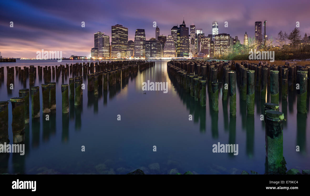 Skyline von Manhattan aus Brooklyn Stockfoto