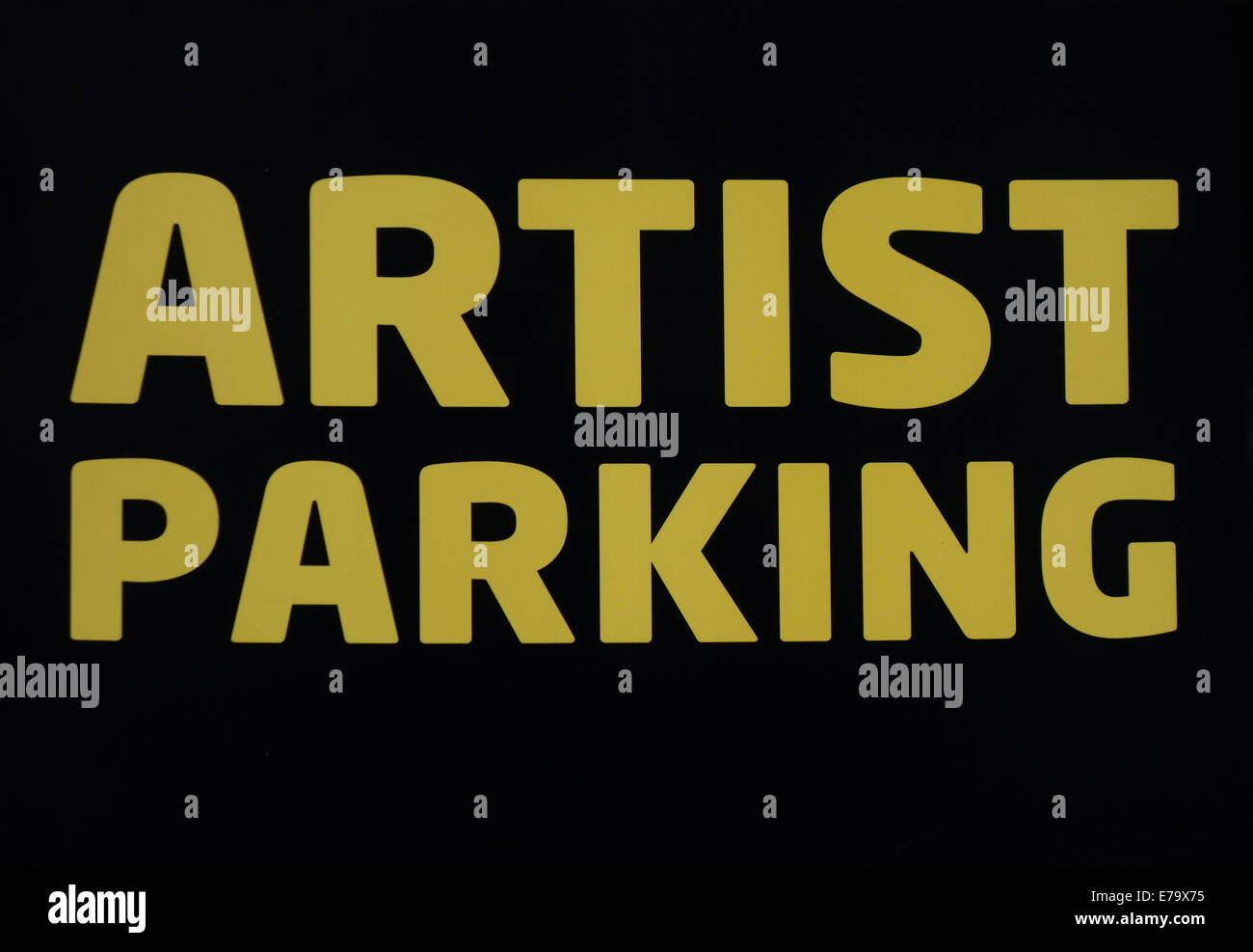 Künstler-Parkplatz-Schild Stockfoto