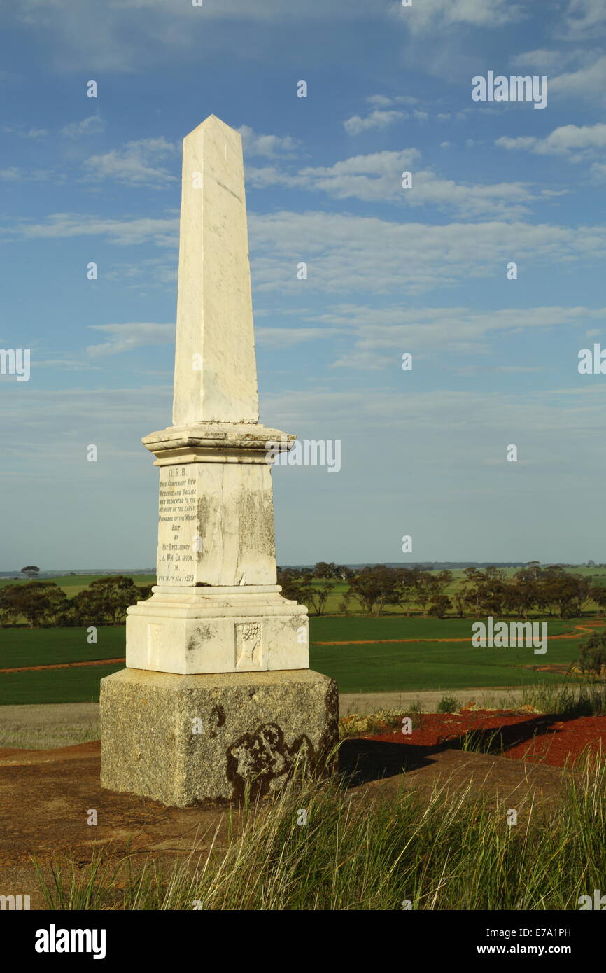 Hundertjährige Ansicht Reserve und Obelisken in der Nähe von Northam, Western Australia Stockfoto