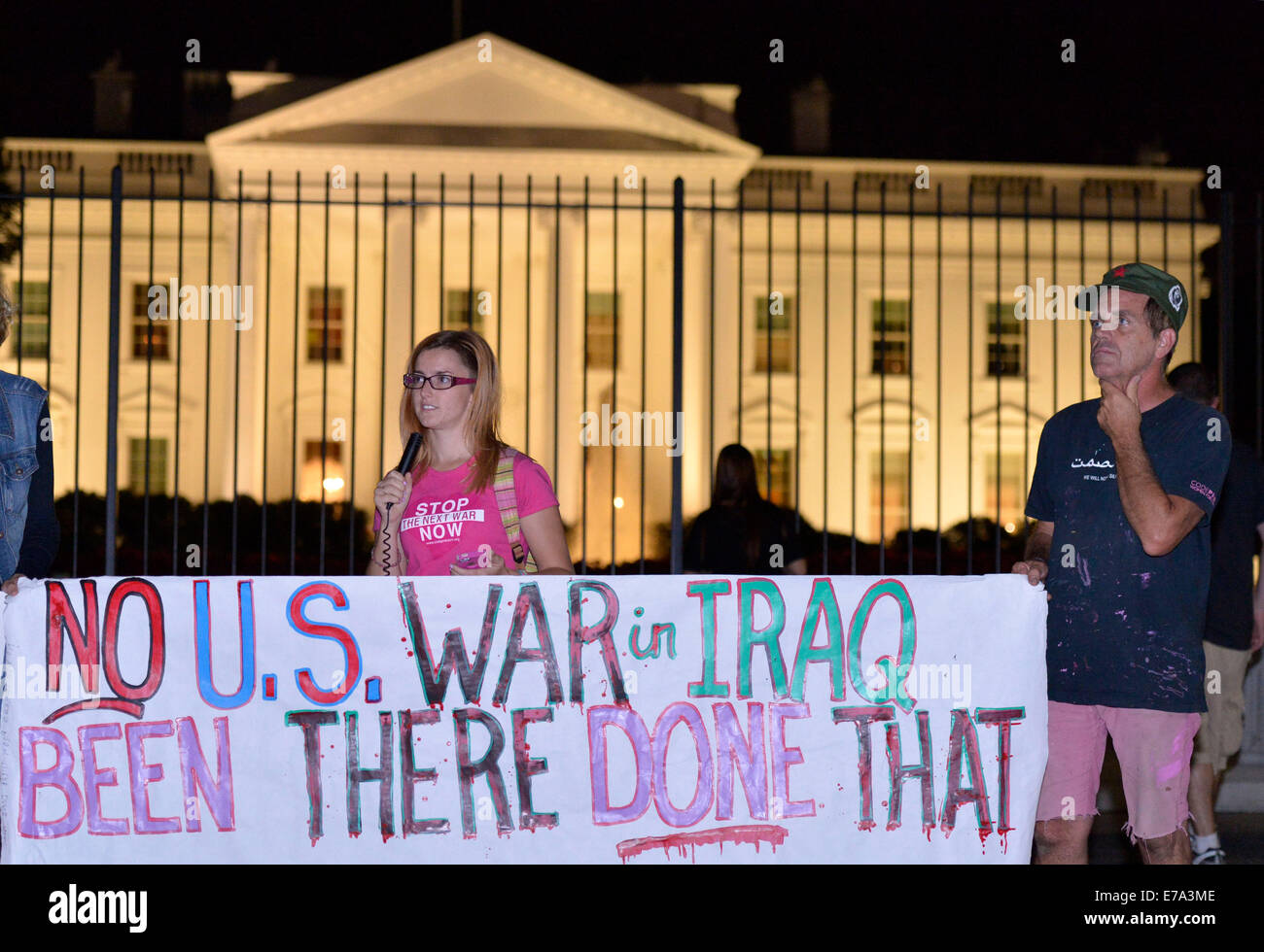 Washington, USA. 10. September 2014. Menschen beteiligen sich an einer Demonstration gegen Militäraktionen im Irak und in Syrien vor dem weißen Haus in Washington 10. September 2014 protestieren. Bildnachweis: Yin Bogu/Xinhua/Alamy Live-Nachrichten Stockfoto