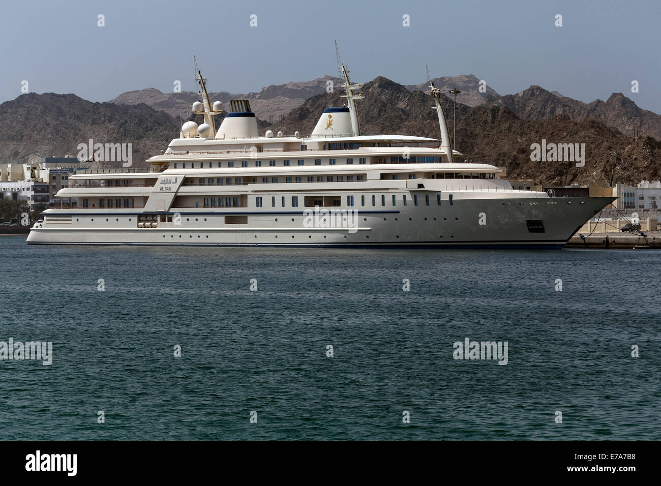 Königliche Yacht von Sultan Qaboos, Hafen von Muttrah, Muscat, Oman Stockfoto