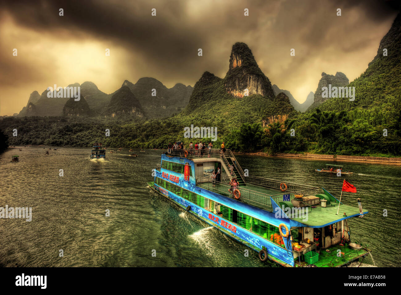 Kreuzfahrten der Li-Fluss von Guilin nach Yangshou Stockfoto
