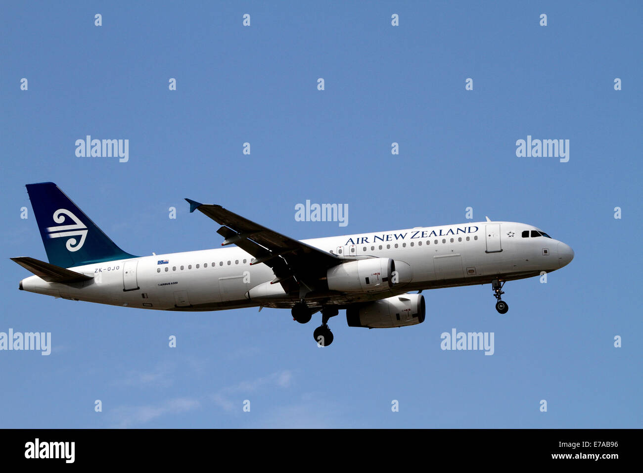 Air New Zealand Airbus A320 am Flughafen Adelaide in Australien landen wird vorbereitet Stockfoto