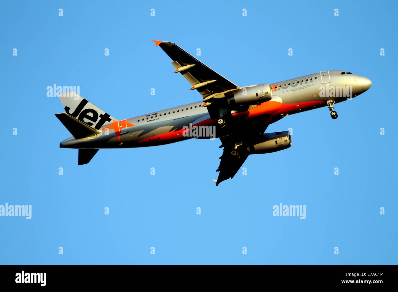 Jetstar Flugzeug in Adelaide Australien landen wird vorbereitet Stockfoto