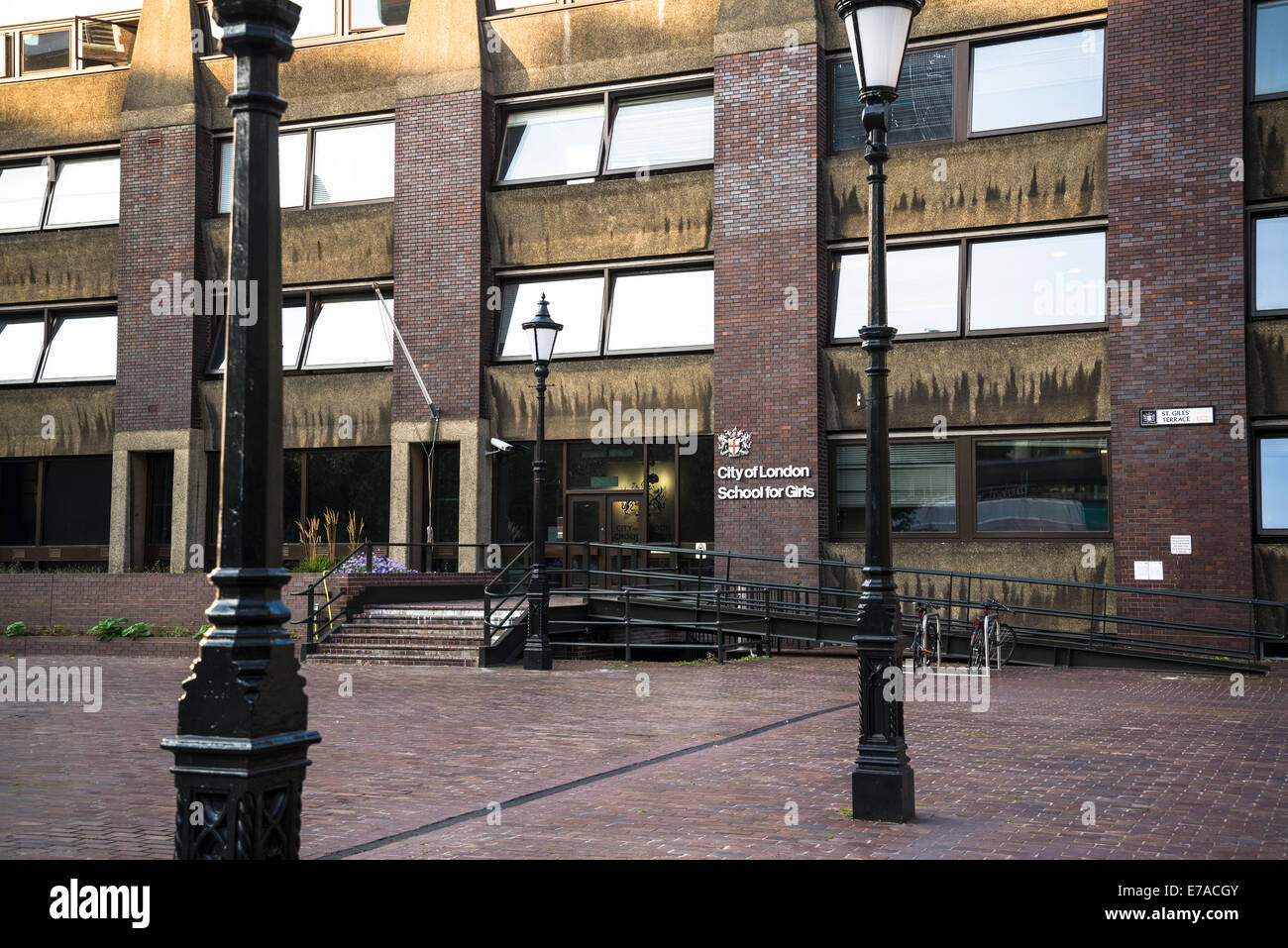 City of London School for Girls, St Giles Terrasse, Barbican, London, UK Stockfoto