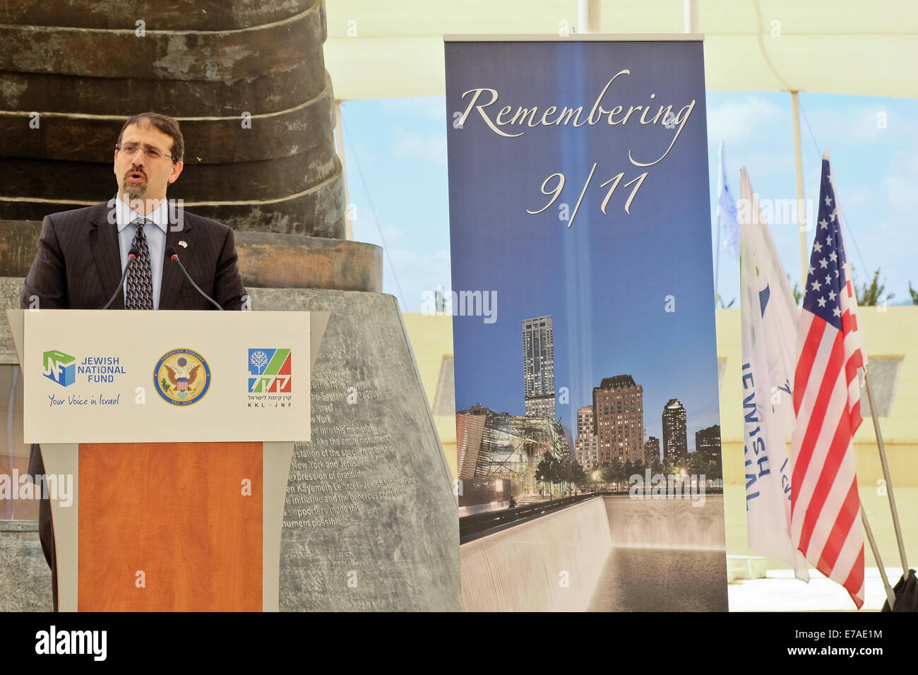 Jerusalem. 11. September 2014. US-Botschafter in Israel, DAN SHAPIRO, macht eine Adresse bei einer Zeremonie zum Gedenken an die Erinnerung an die Opfer des 11. September bei der "9/11 Living Memorial" angreifen. Bildnachweis: Nir Alon/Alamy Live-Nachrichten Stockfoto