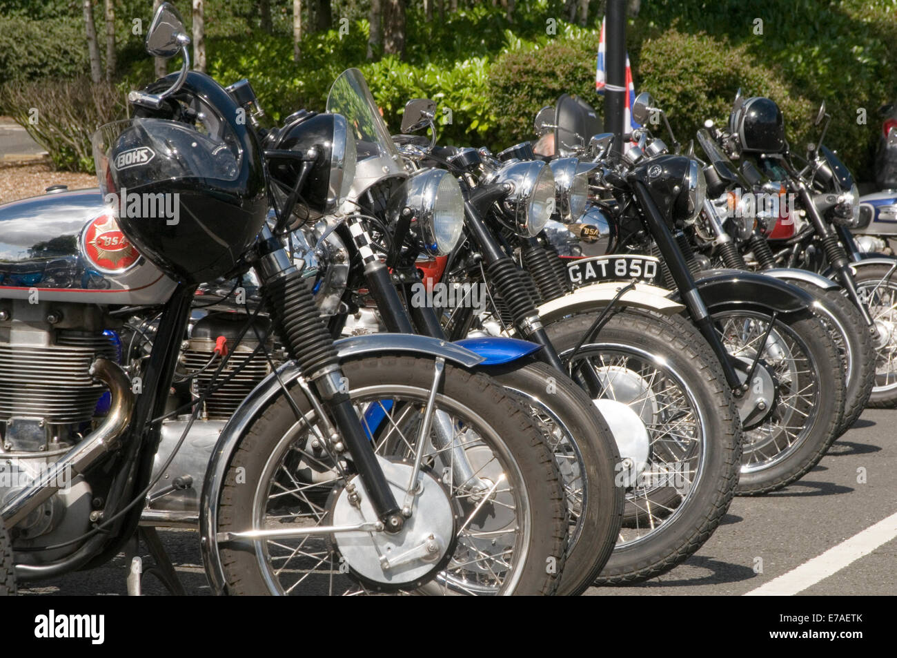alte britische Motorräder klassische Motorräder Marken Marke Motorräder Zyklen Zyklus Speichen Speichenräder Rad BSA Norton triu Stockfoto