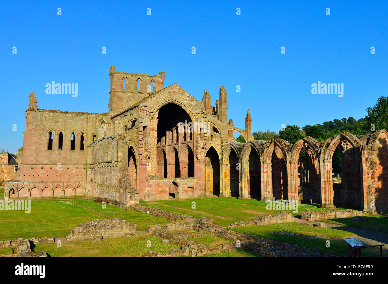 Ruinen des Zisterzienserklosters von Melrose Abbey, 12. Jahrhundert, Melrose, Scottish Borders, Schottland, Vereinigtes Königreich Stockfoto