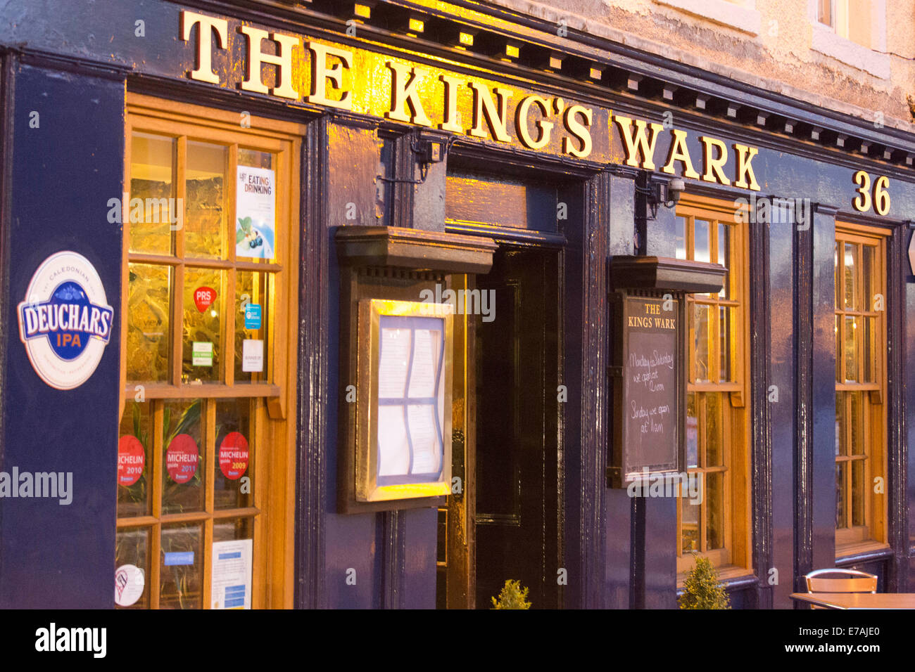 historischen Pub "The King Wark" in Edinburgh-Leith, Foto: Robert B. Fishman, Ecomedia, 31.10.2012 Stockfoto