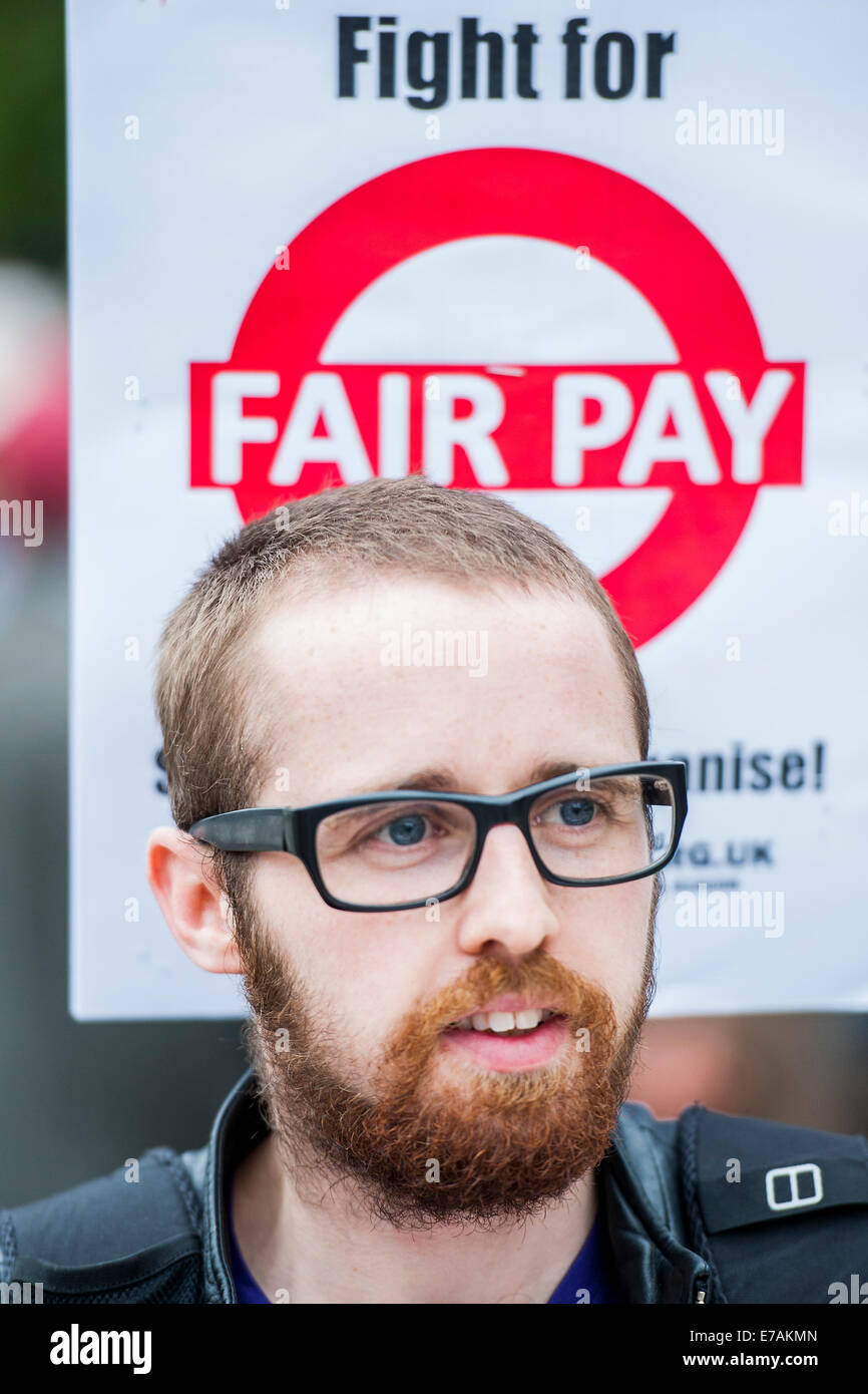 London, UK. 11. September 2014. Busfahrer und Mitglieder von Vereinen über ungleiche Bezahlung (und Bedingungen) unter den privatisierten London Busunternehmen zu protestieren. An einem Tag drei Proteste außerhalb des Parlaments, Westminster, London, UK 11. September 2014. Bildnachweis: Guy Bell/Alamy Live-Nachrichten Stockfoto