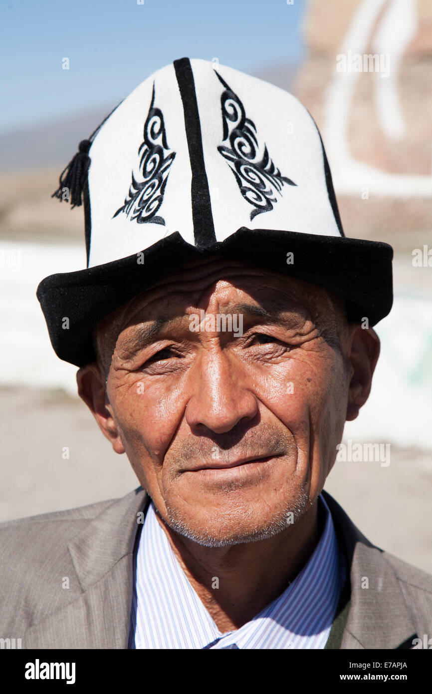 Menschen tragen traditionelle Kirgisistan Hut. Stockfoto