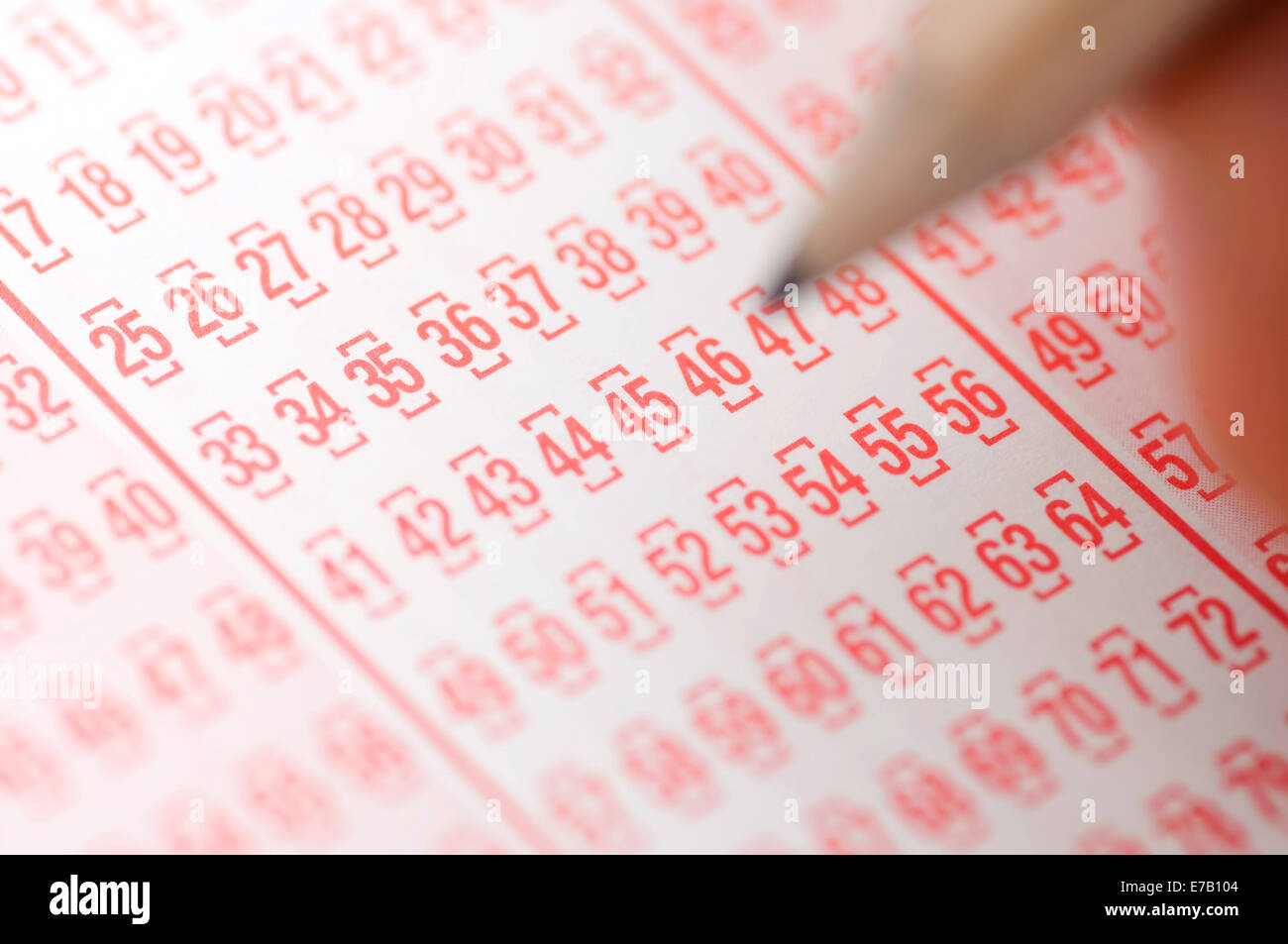 Das Formular Lotterie, selektiven Fokus mit beweglichen Bleistift und Hand. Stockfoto