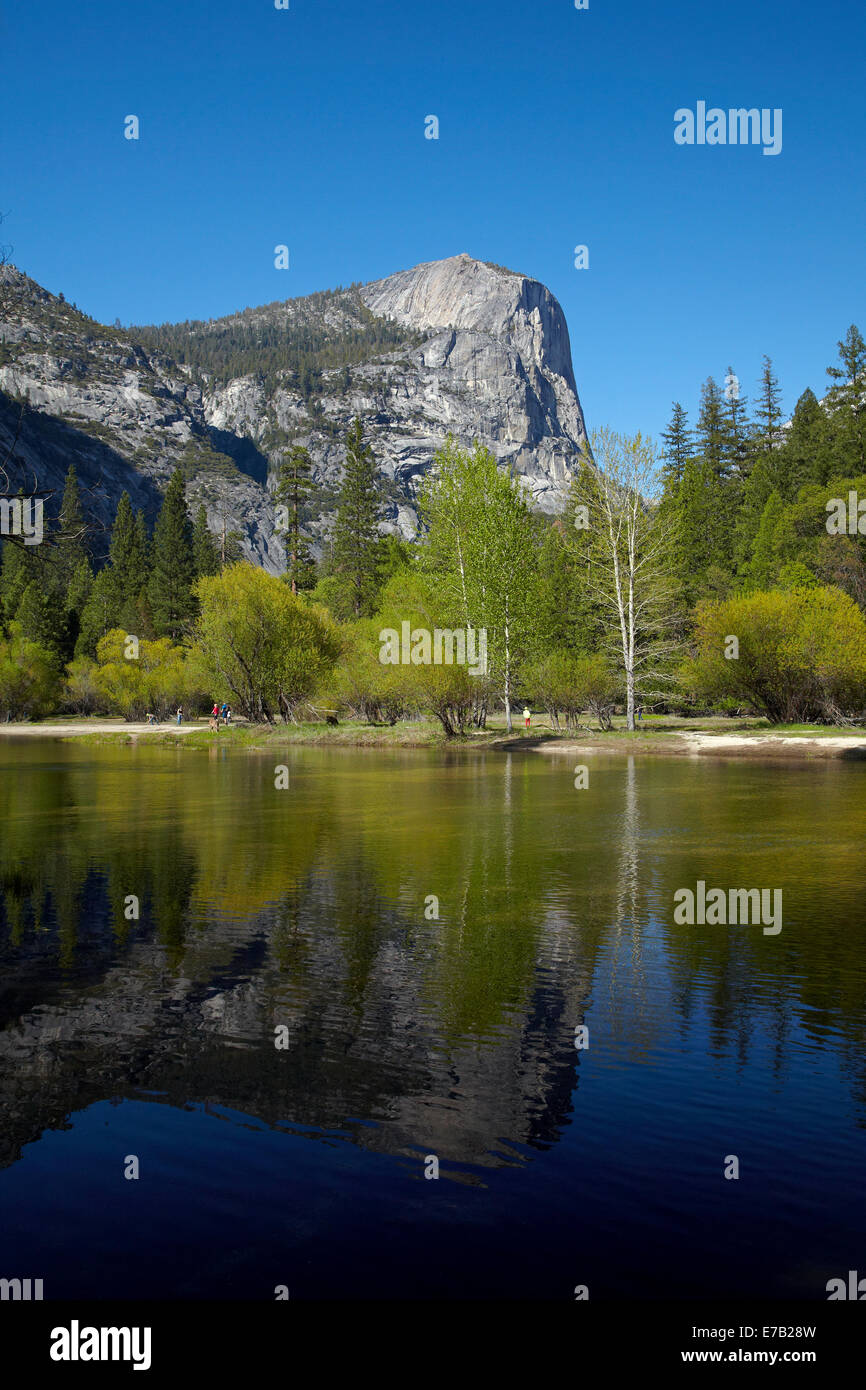 Mt Watkins spiegelt sich in Mirror Lake, Yosemite-Nationalpark, Kalifornien, USA Stockfoto
