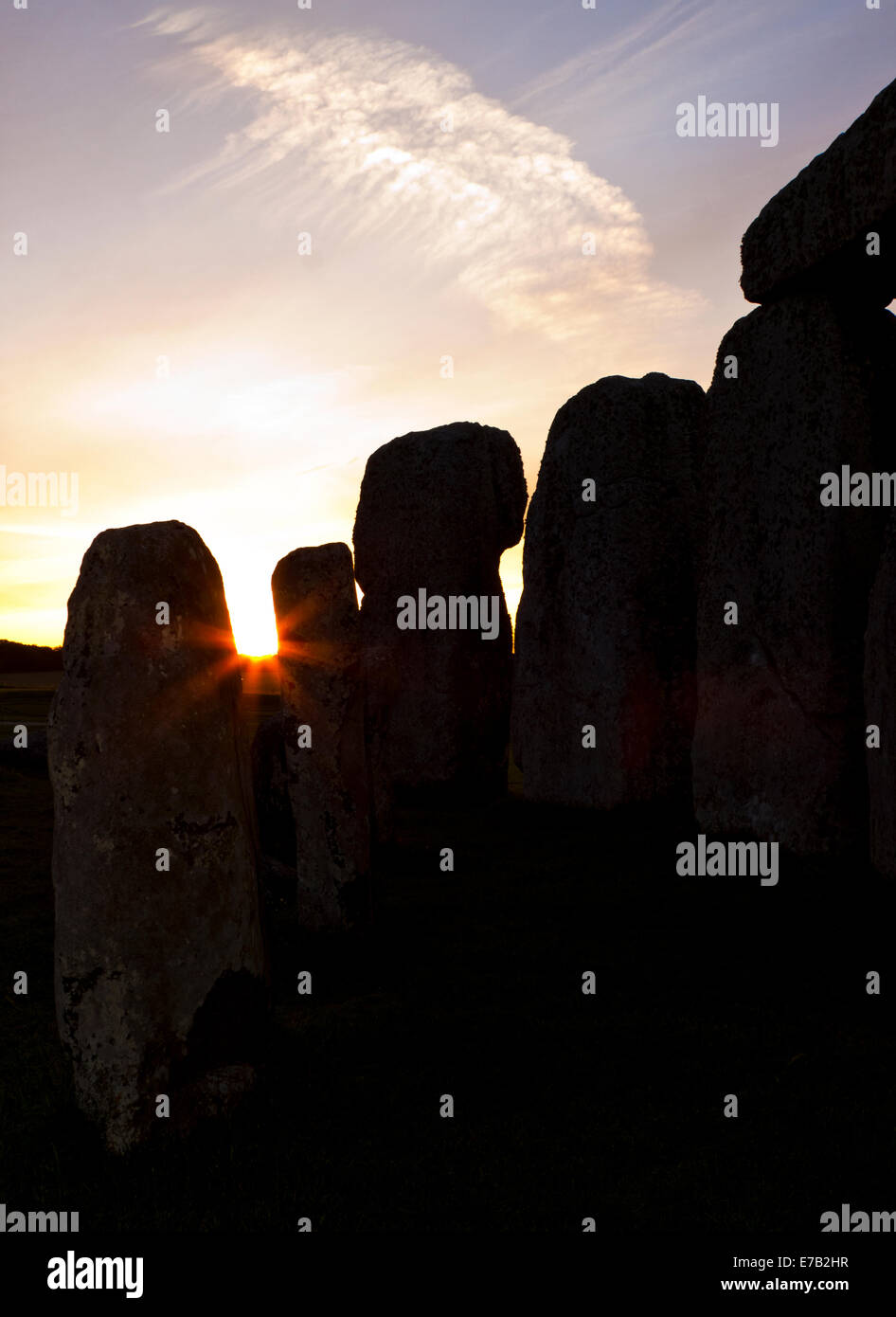 Stonehenge, Wiltshire, England, Großbritannien, in der Dämmerung, UNESCO-Weltkulturerbe, Erbe, Ruinen, Stein, Großbritannien, Sehenswürdigkeiten, berühmten, Anziehung, touristische Stockfoto