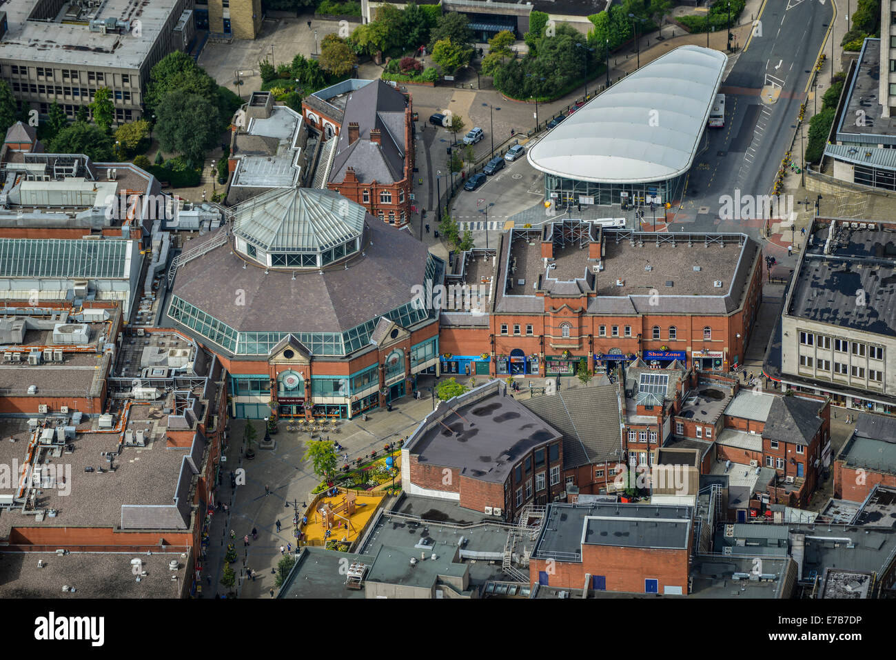 Eine Luftaufnahme von der Spindeln, ein Einkaufszentrum in Oldham, einer Stadt in größere Manchester, UK. Stockfoto