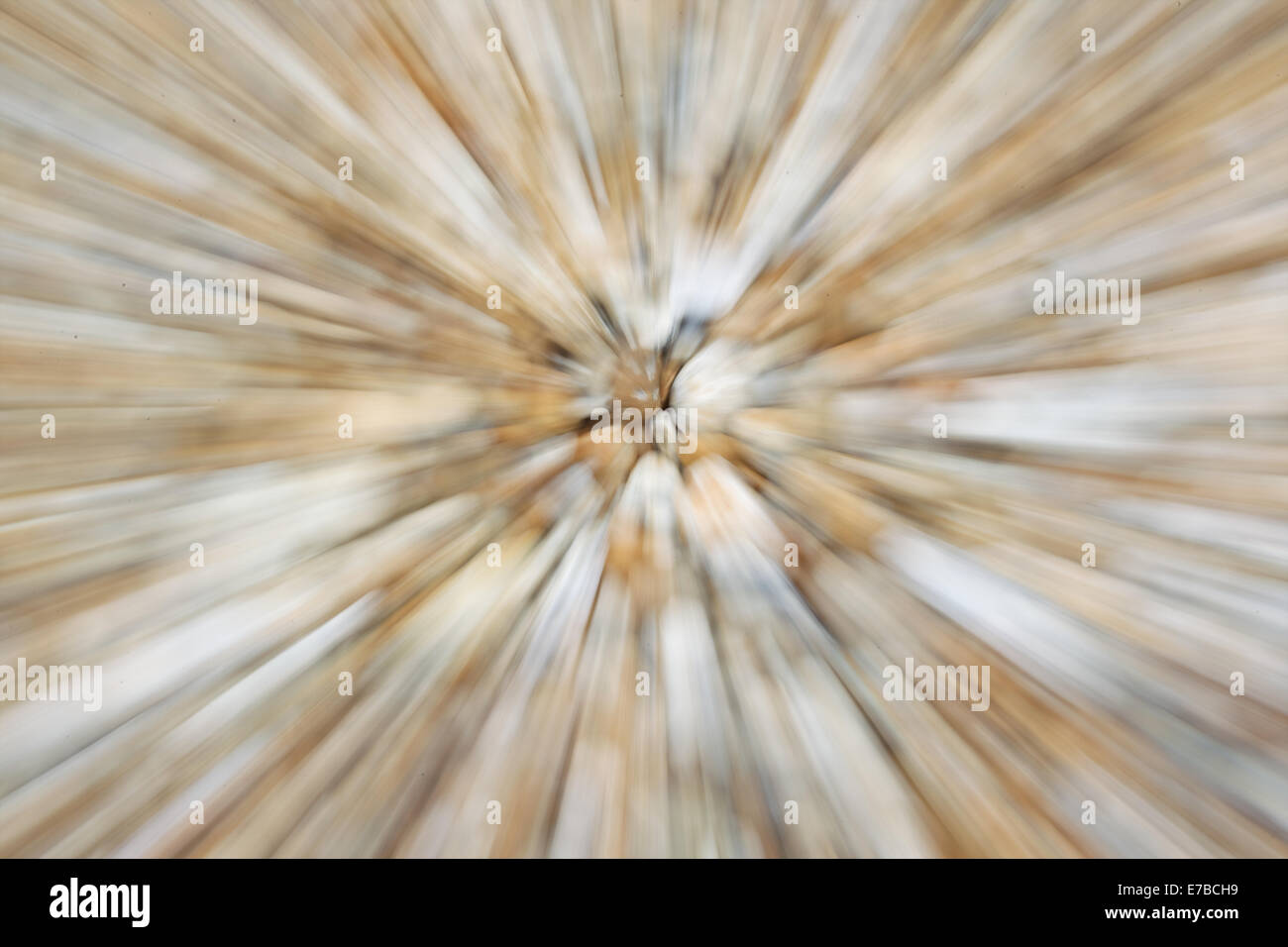 Bewegungsunschärfe Zoom Ausbruch von einem Kiesstrand Stockfoto