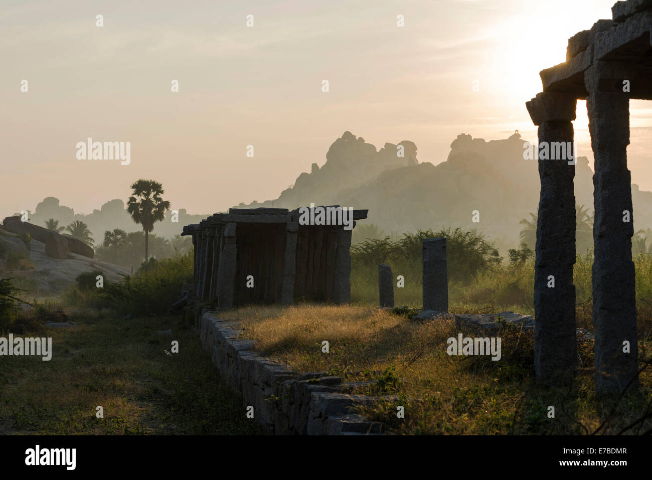 Krishna-Basar, ruinierte Stadt Vijayanagara, UNESCO-Weltkulturerbe, Hampi, Karnataka, Indien Stockfoto