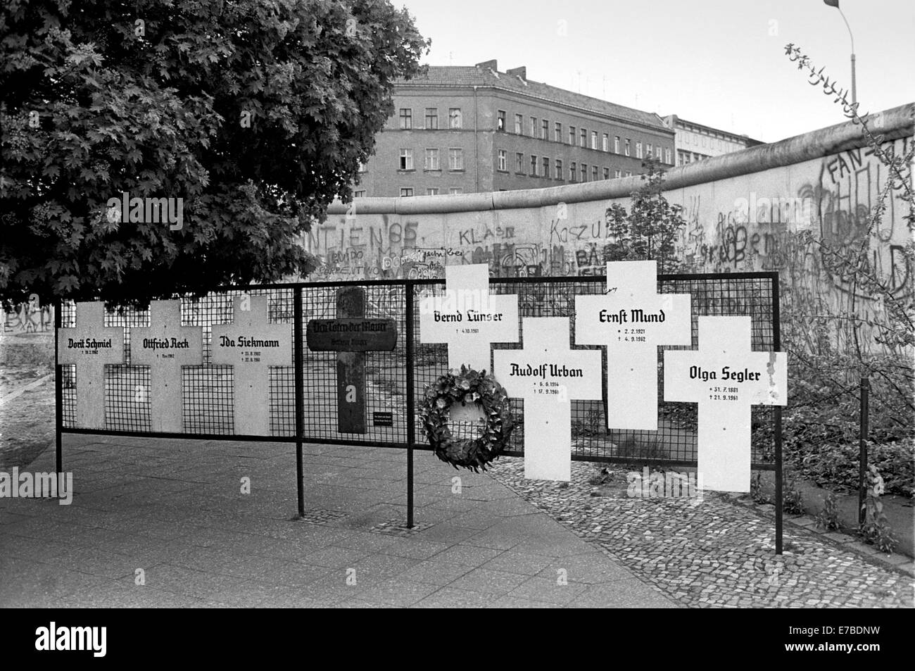 Berlin, Gedenkstätte für die Menschen tot in der Versuch der Deutschen Demokratischen Republik über die Wand verlassen Stockfoto