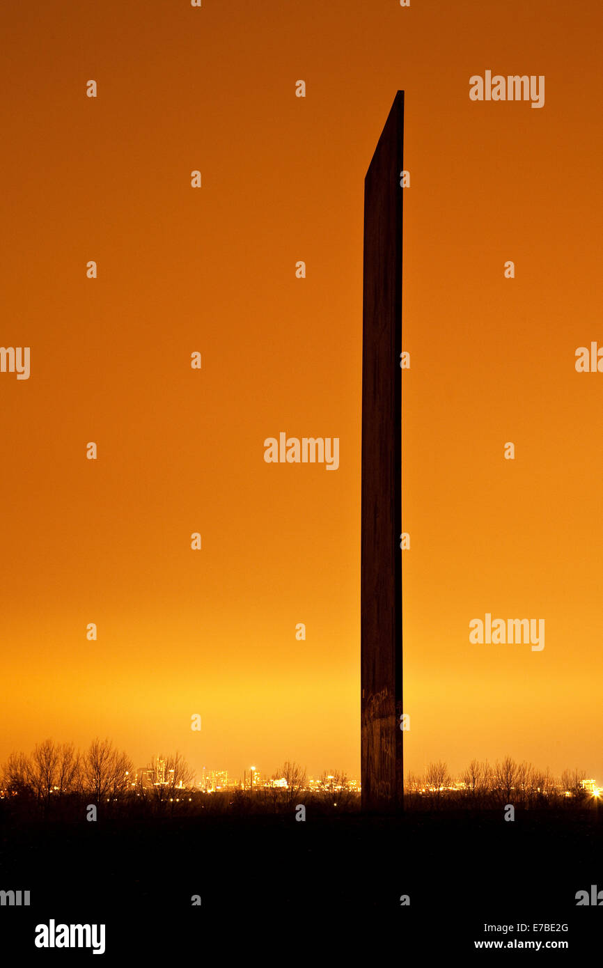 Kunstwerk, Bramme für das Ruhrgebiet von dem Bildhauer Richard Serra auf der Schurenbachhalde Halde im Ruhrgebiet, Essen Stockfoto