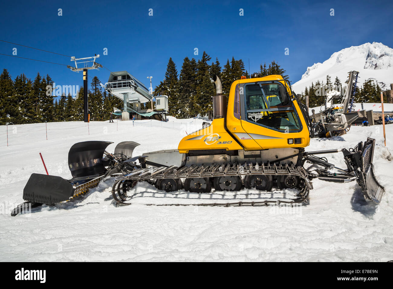 Skipiste, Pflege der Ausrüstung in den Mt. Hood Meadows Ski-Anlagen am Fuße des Mt. Hood, Oregon, USA. Stockfoto