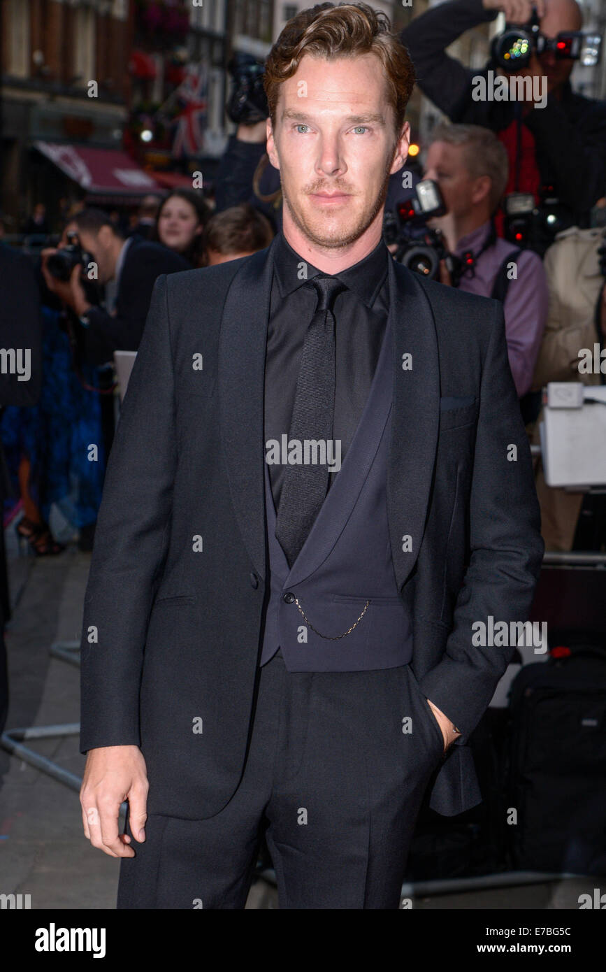 Benedict Cumberbatch kommt bei der GQ Men of the Year Award im 09.02.2014 am Royal Opera House, London. Personen im Bild: Benedict Cumberbatch. Bild von Julie Edwards Stockfoto