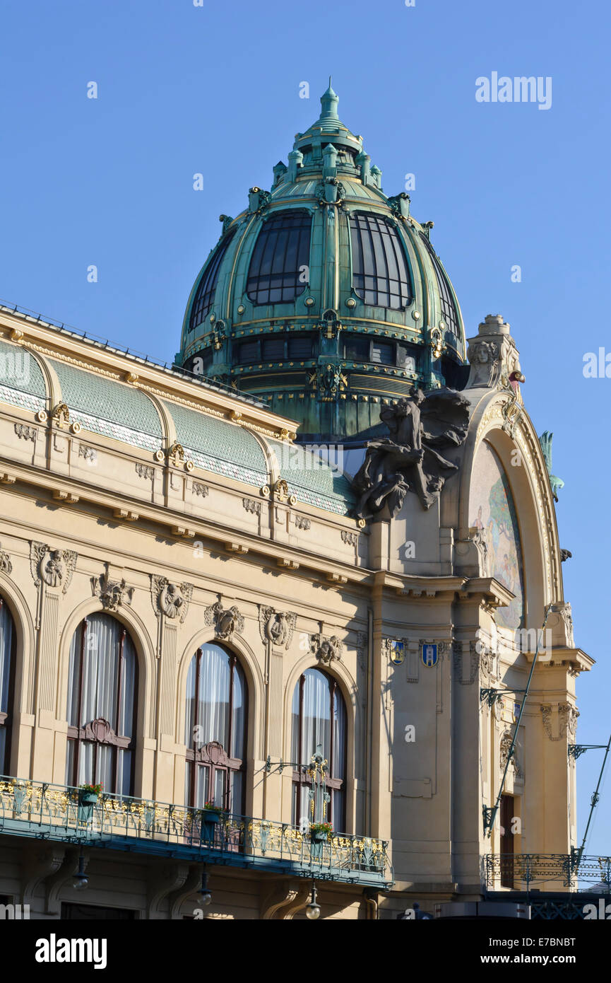 Das Rathaus-Gebäude mit reich verzierten Fassade und Kuppel in der Stadt von Prag, Tschechische Republik. Stockfoto