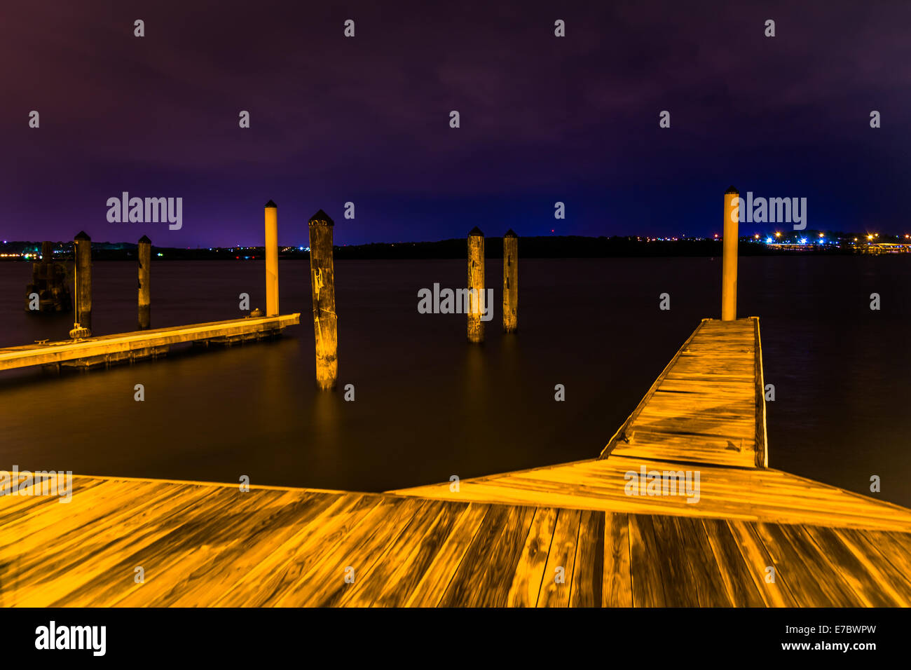 Docks in der Nacht in Alexandria, Virginia. Stockfoto