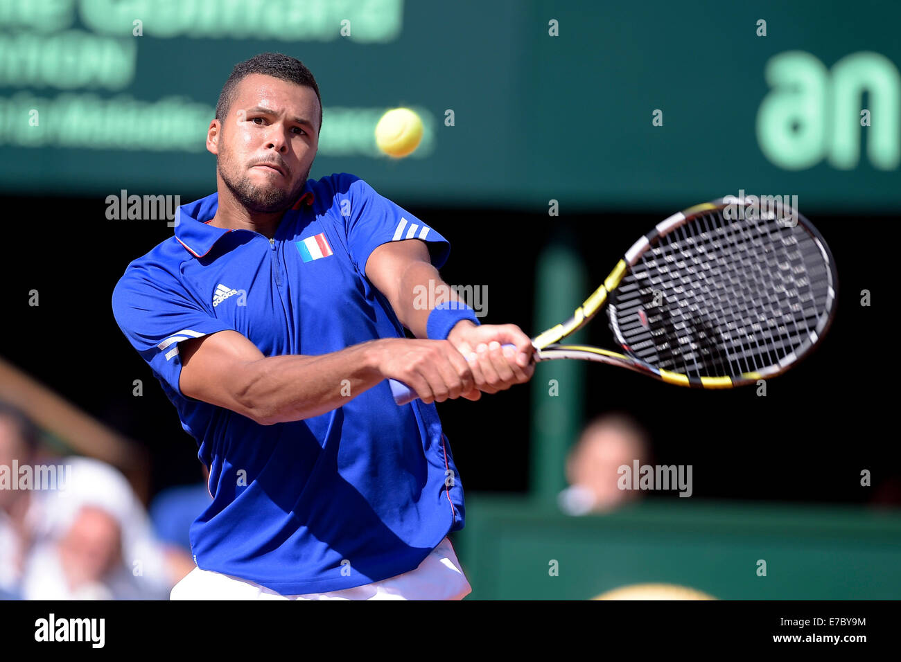 Roland Garros, Paris, Frankreich. 12. Sep, 2014. Davis Cup Tennis Halbfinale Frankreich gegen Tschechien. Jo Wilfried Tsonga (Fra) Credit: Action Plus Sport/Alamy Live News Stockfoto